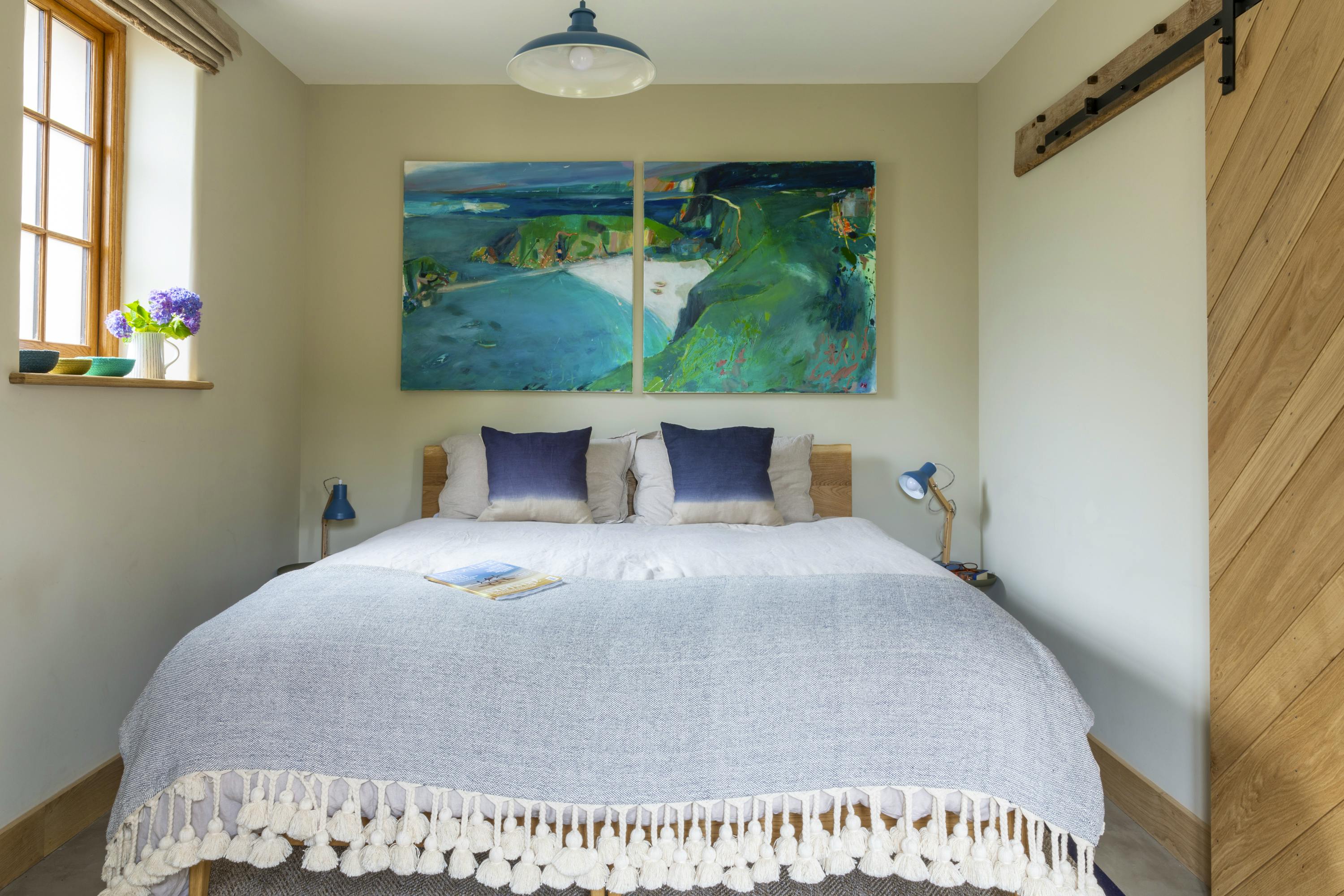 Twin Bedroom in Fledgling Barn