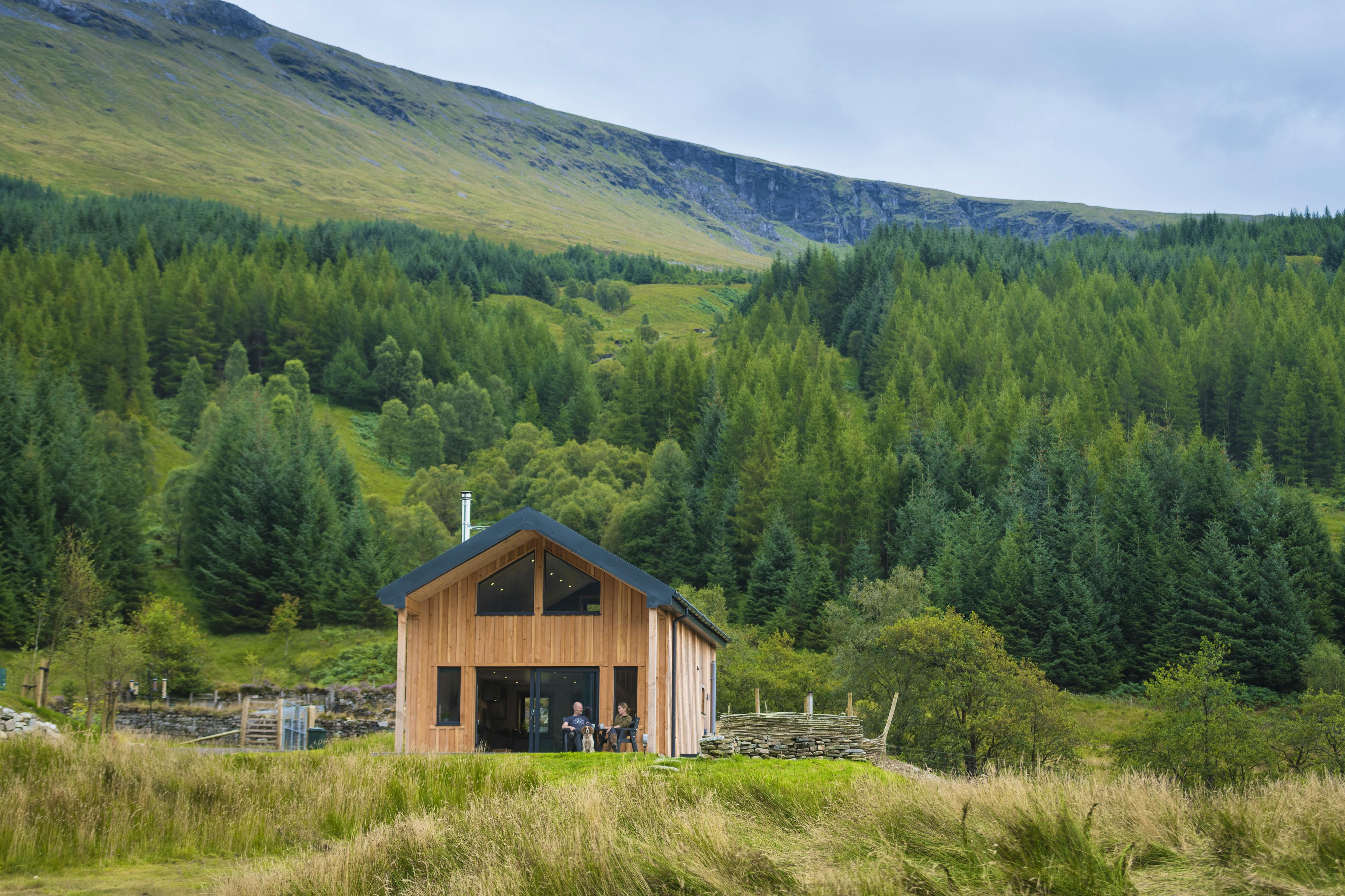 18 Snug Cabins for Winter