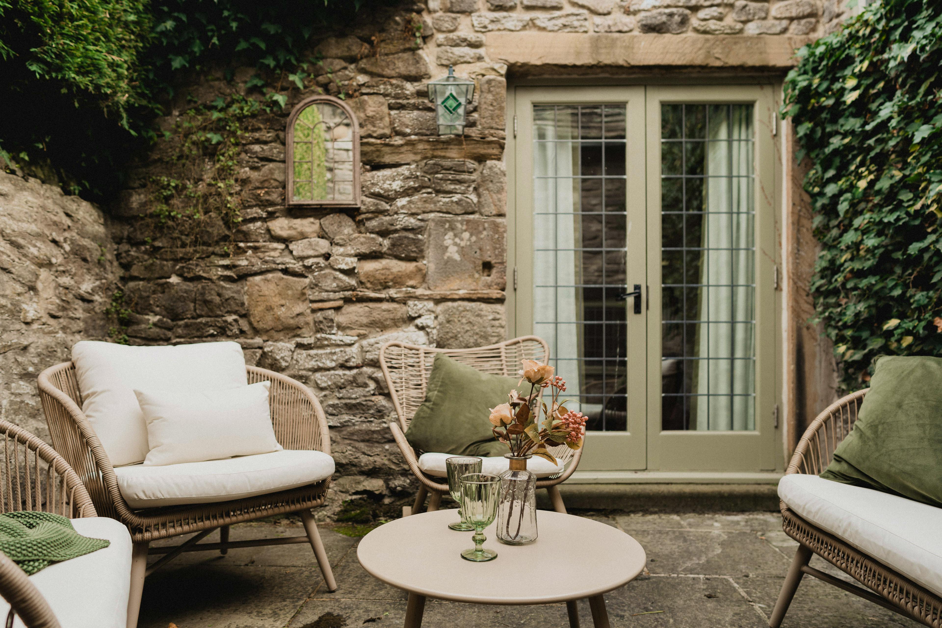 Seating in the courtyard 
