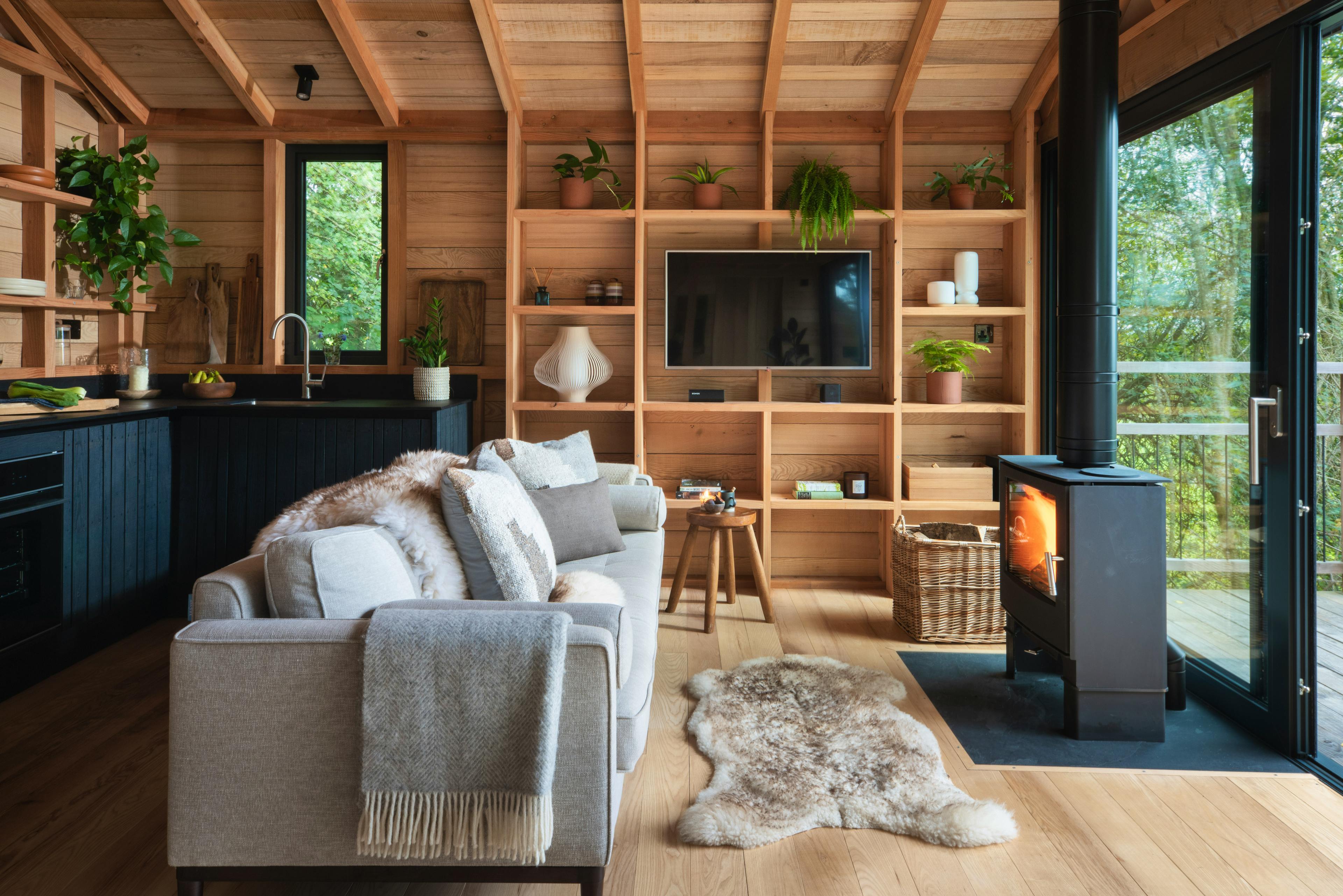 Blackcap Treehouse at Nymetwood Treehouses - Image 4