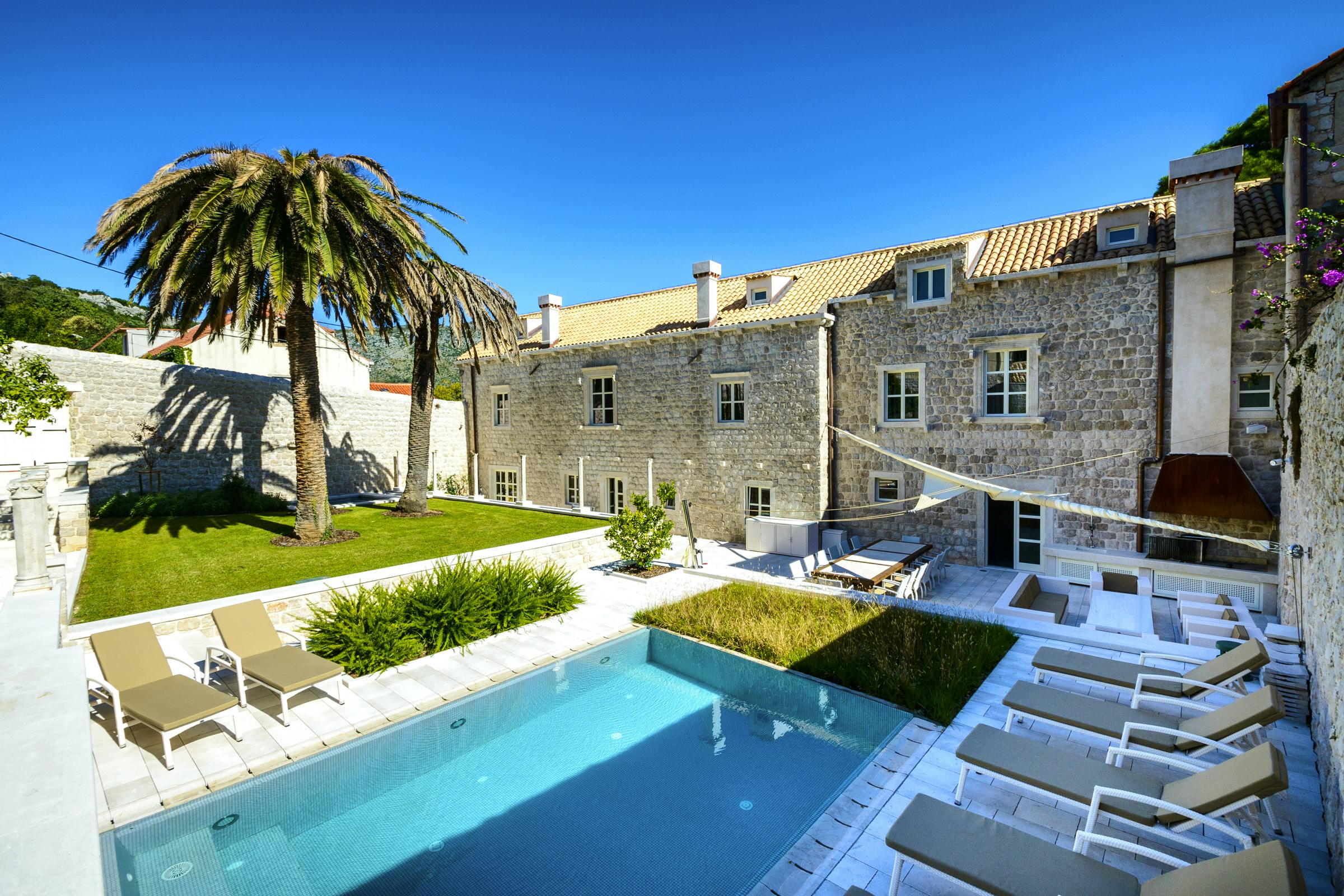 10 Deluxe Villas You Want to Stay In!