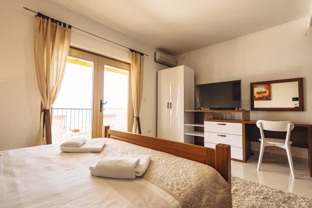 Kotor Cottage - Image 4