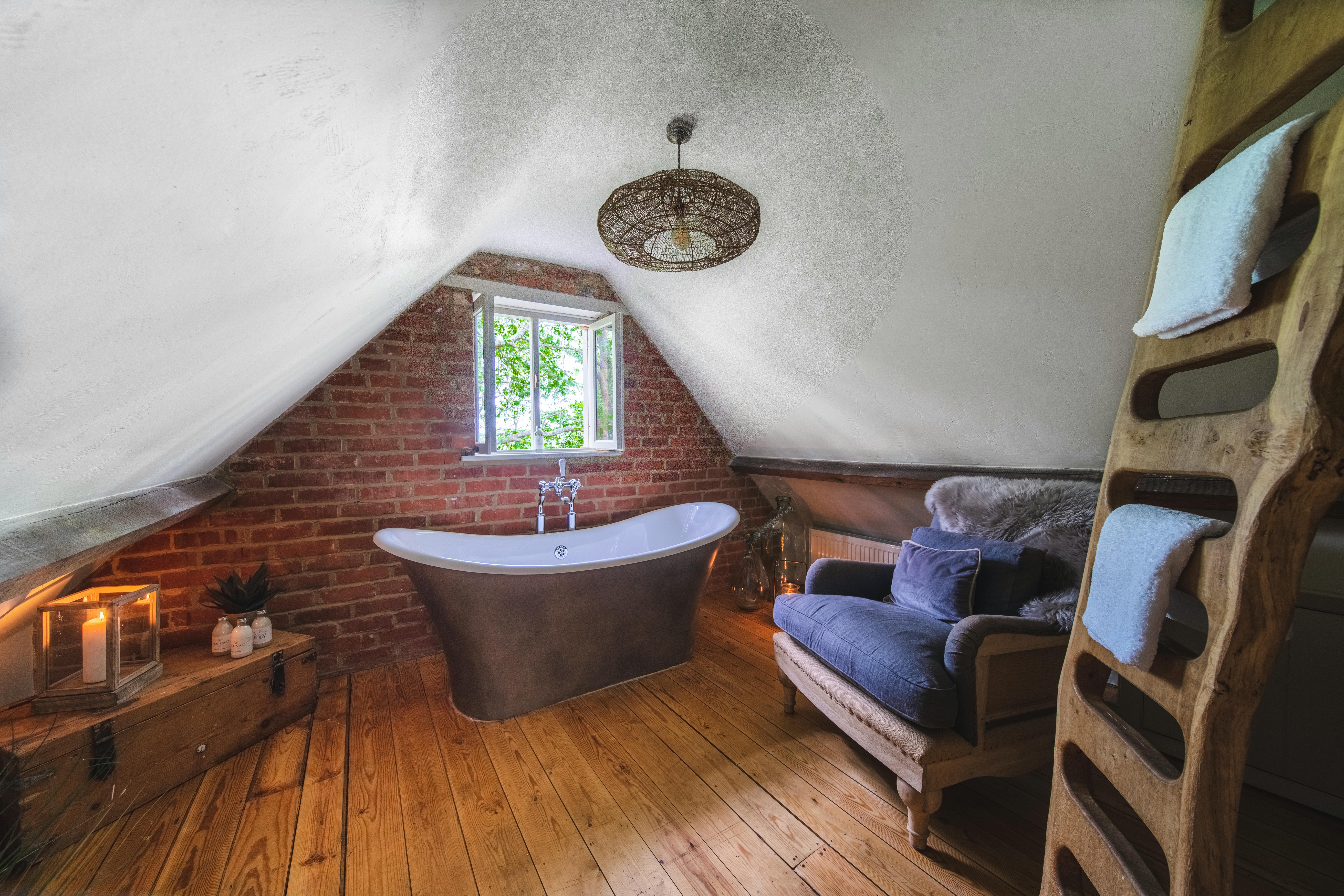 Huge Roll Top Bath Top Floor