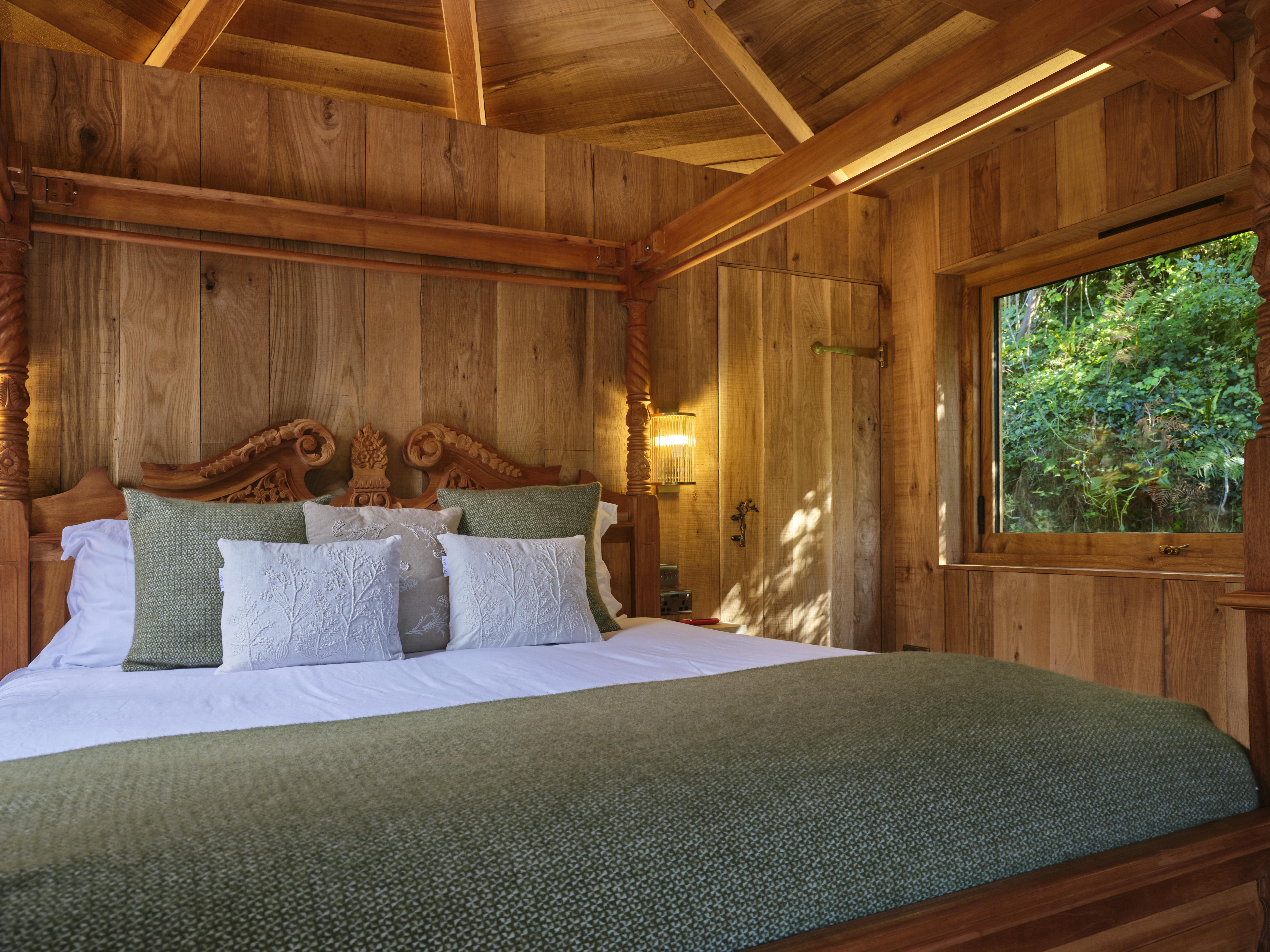 Nest Treehouse  Super King Size Bed