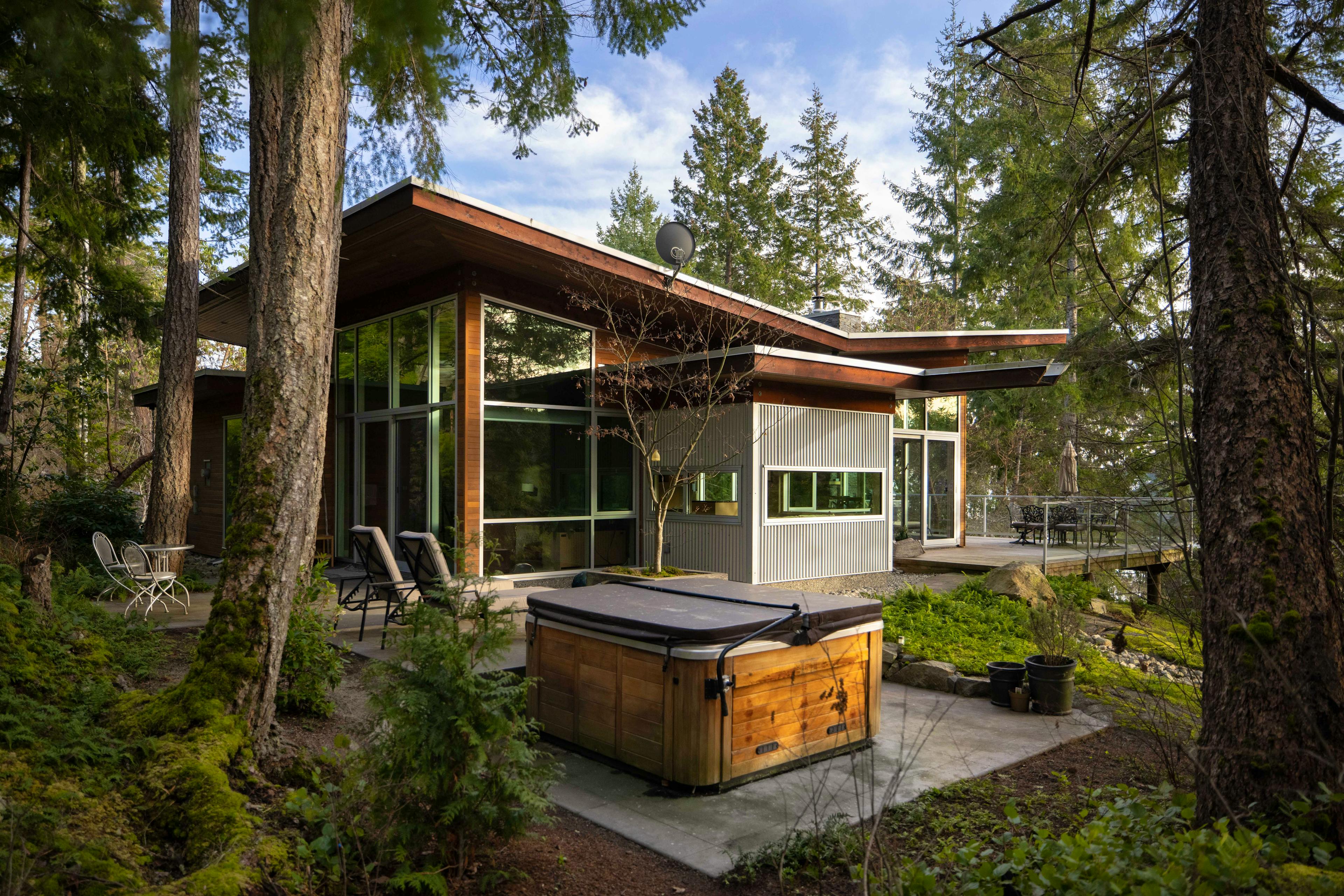 Aerie at Sargeant Bay - Image 1