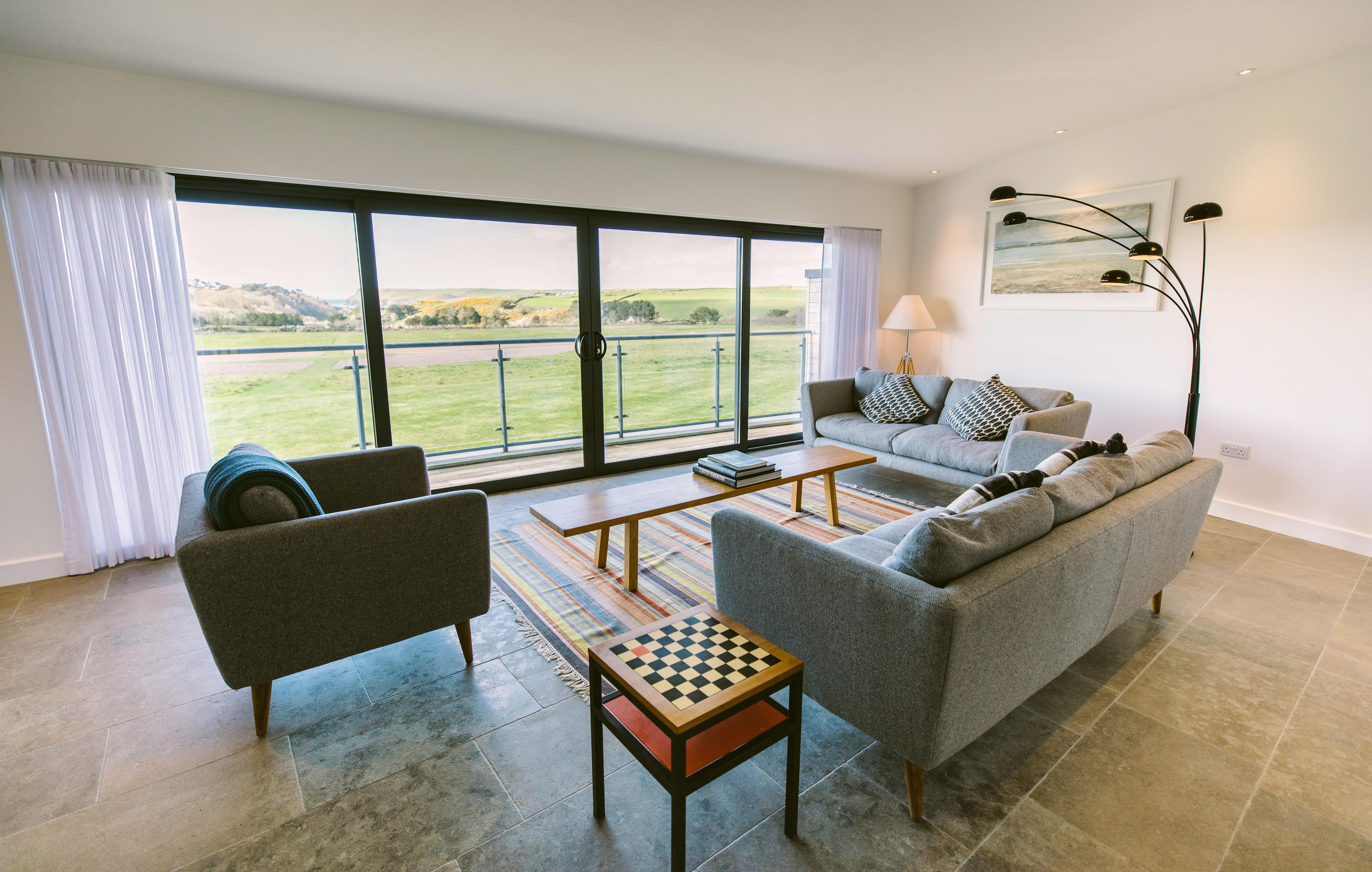 Cornish Seaside Stays for Summer