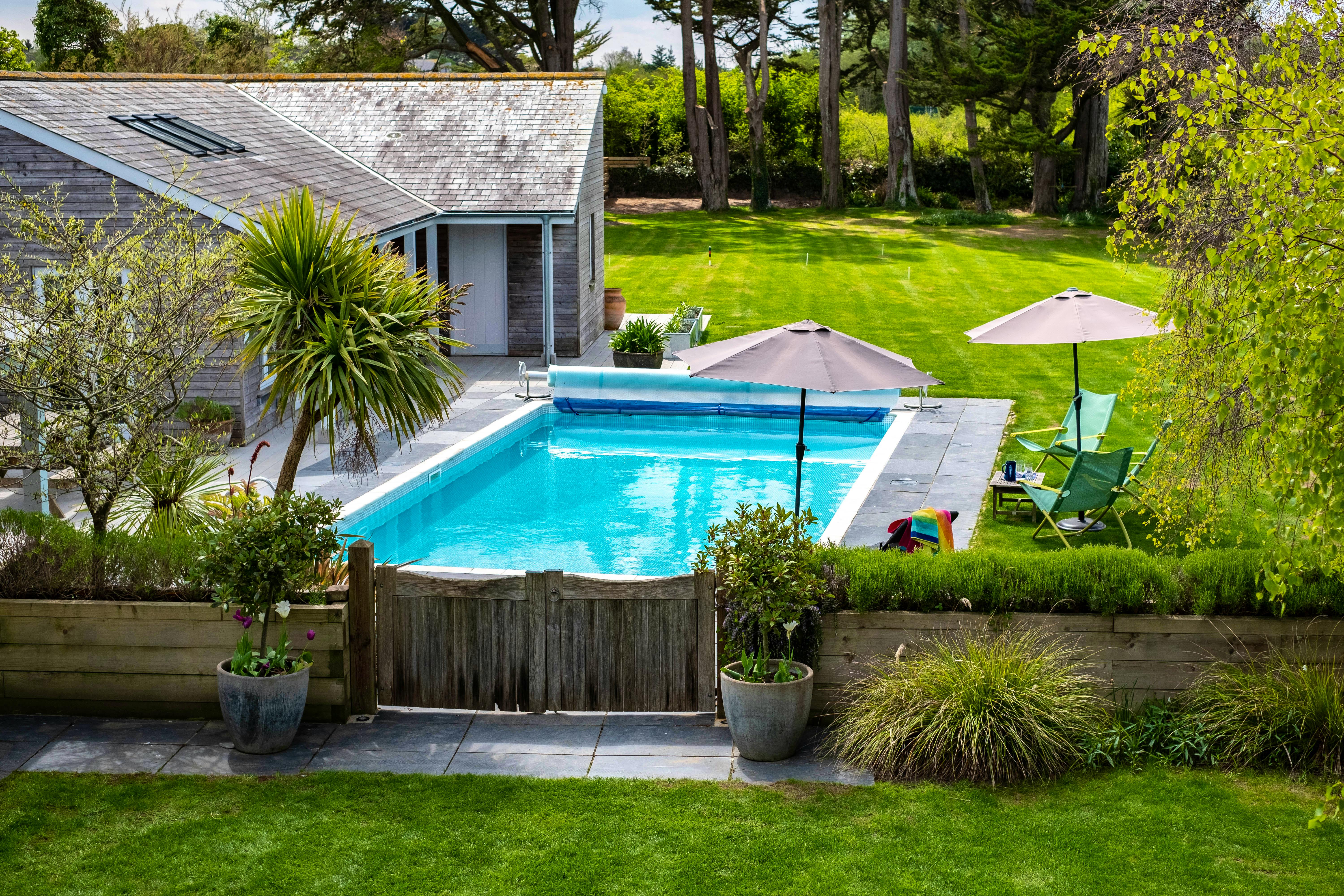 Cornish Seaside Stays for Summer