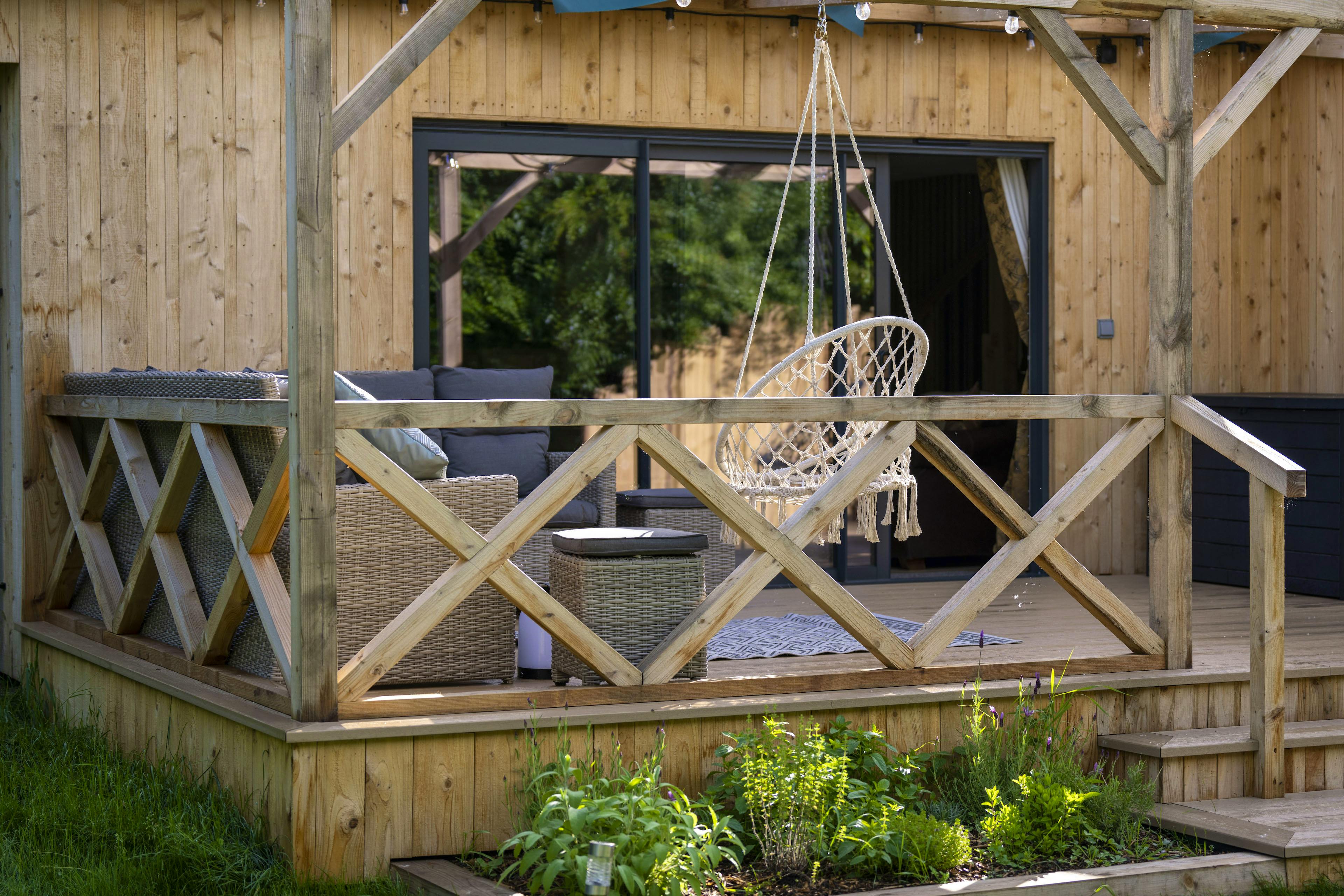 Gorgeous outdoor seating deck