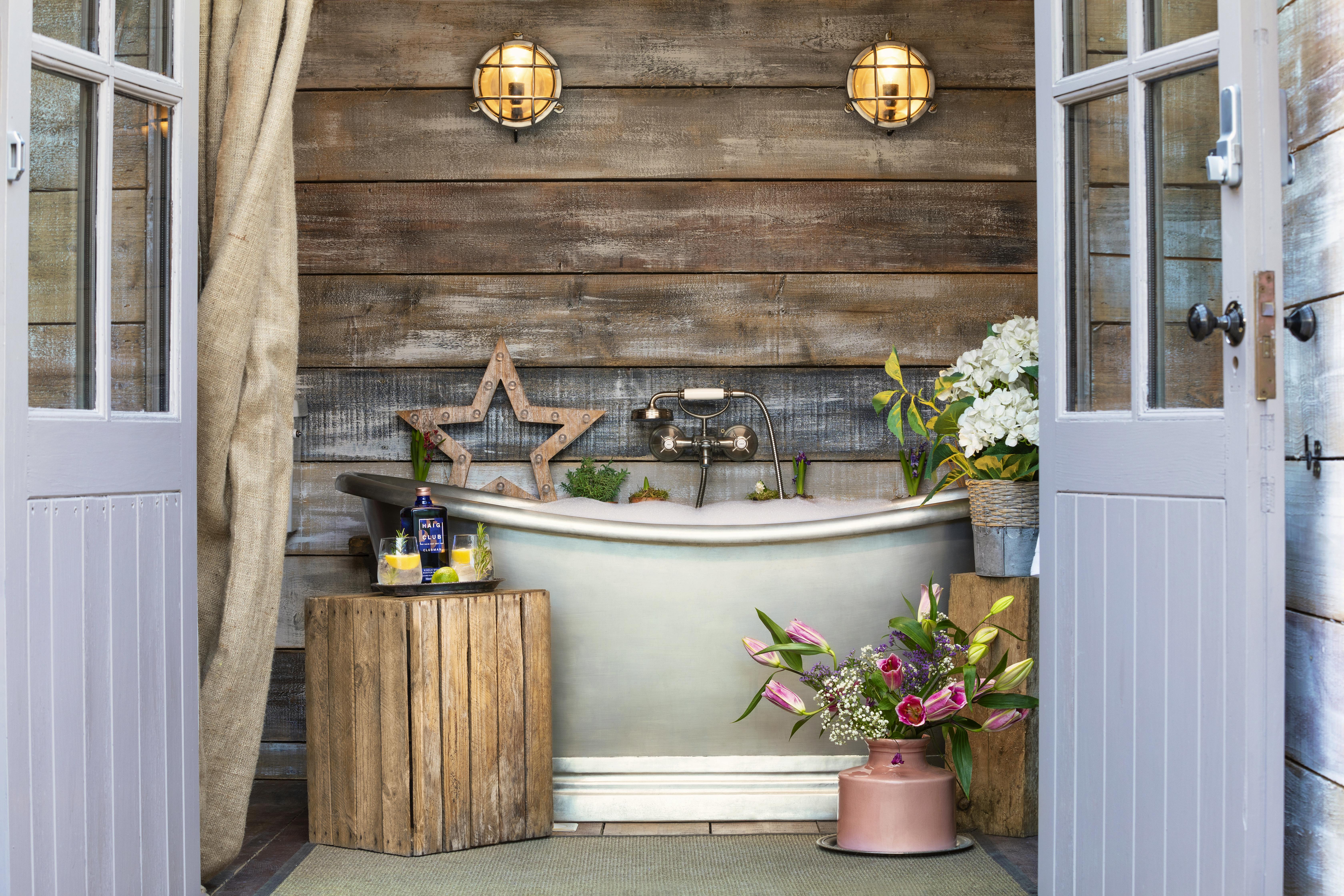 Copper indoor/outdoor tub!