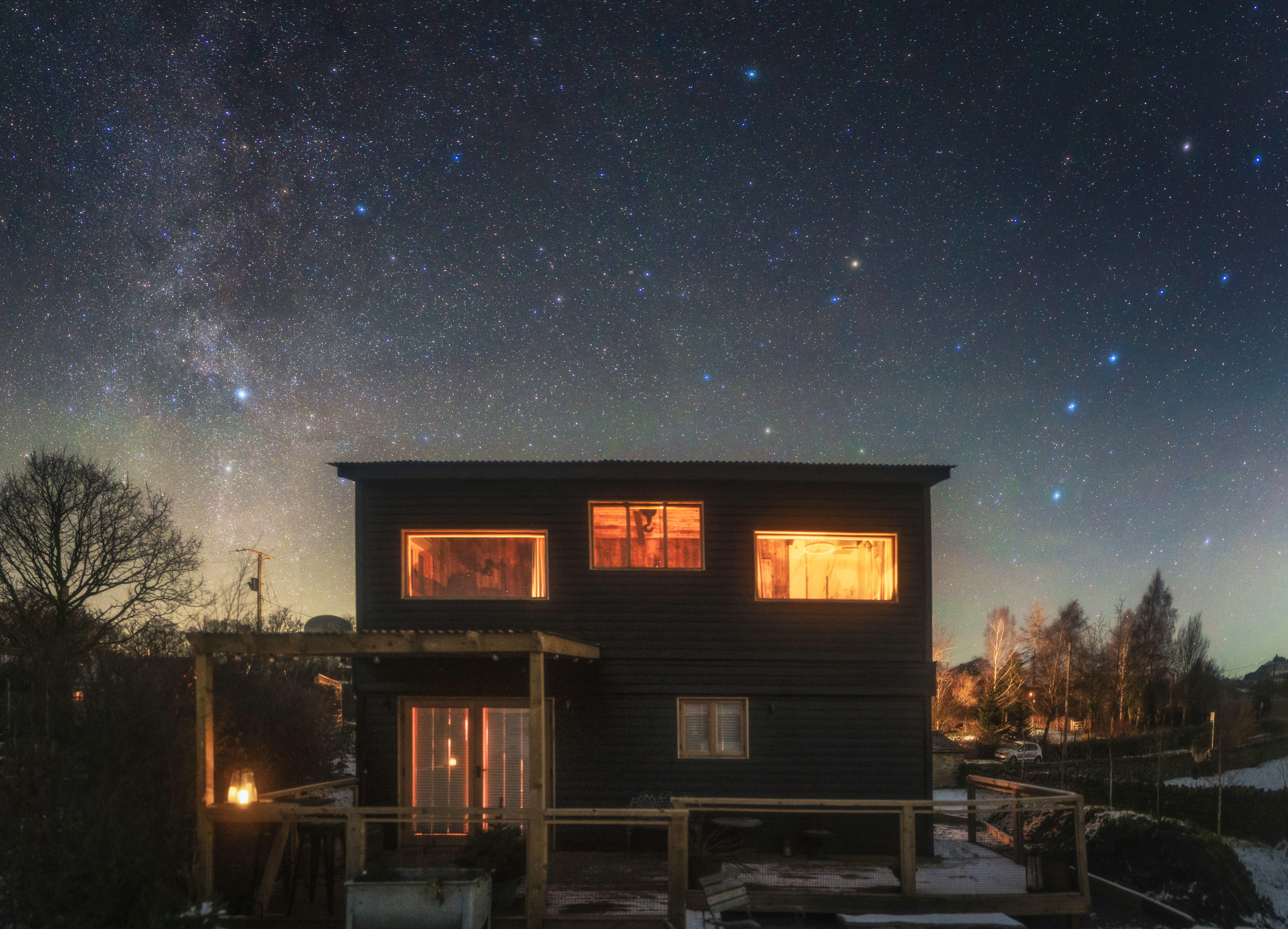 UK Stays to See the Northern Lights