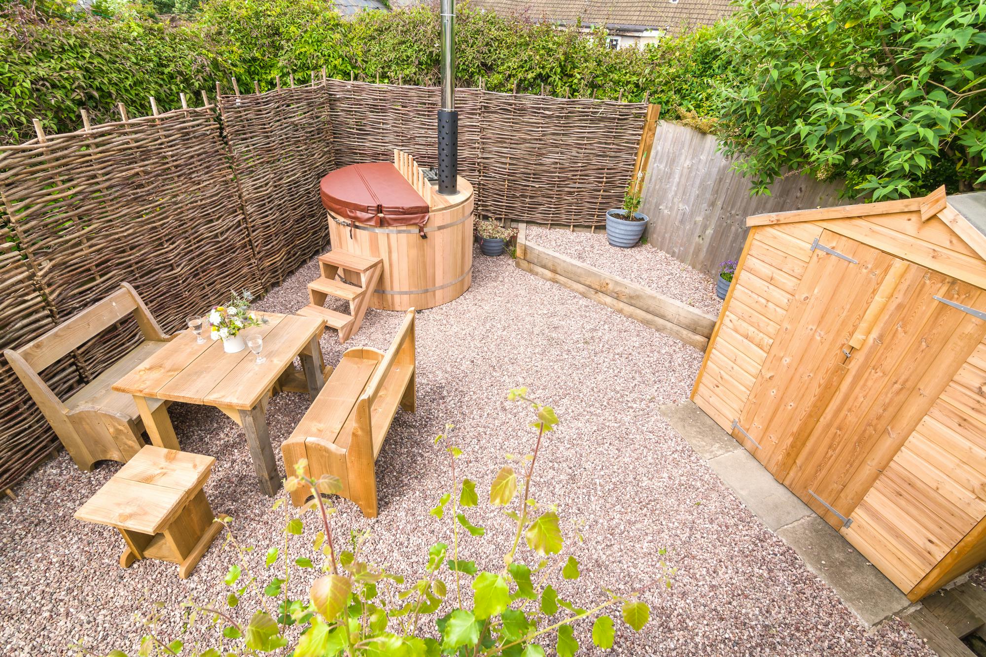 Cosy Corner Outdoors/Hot Tub