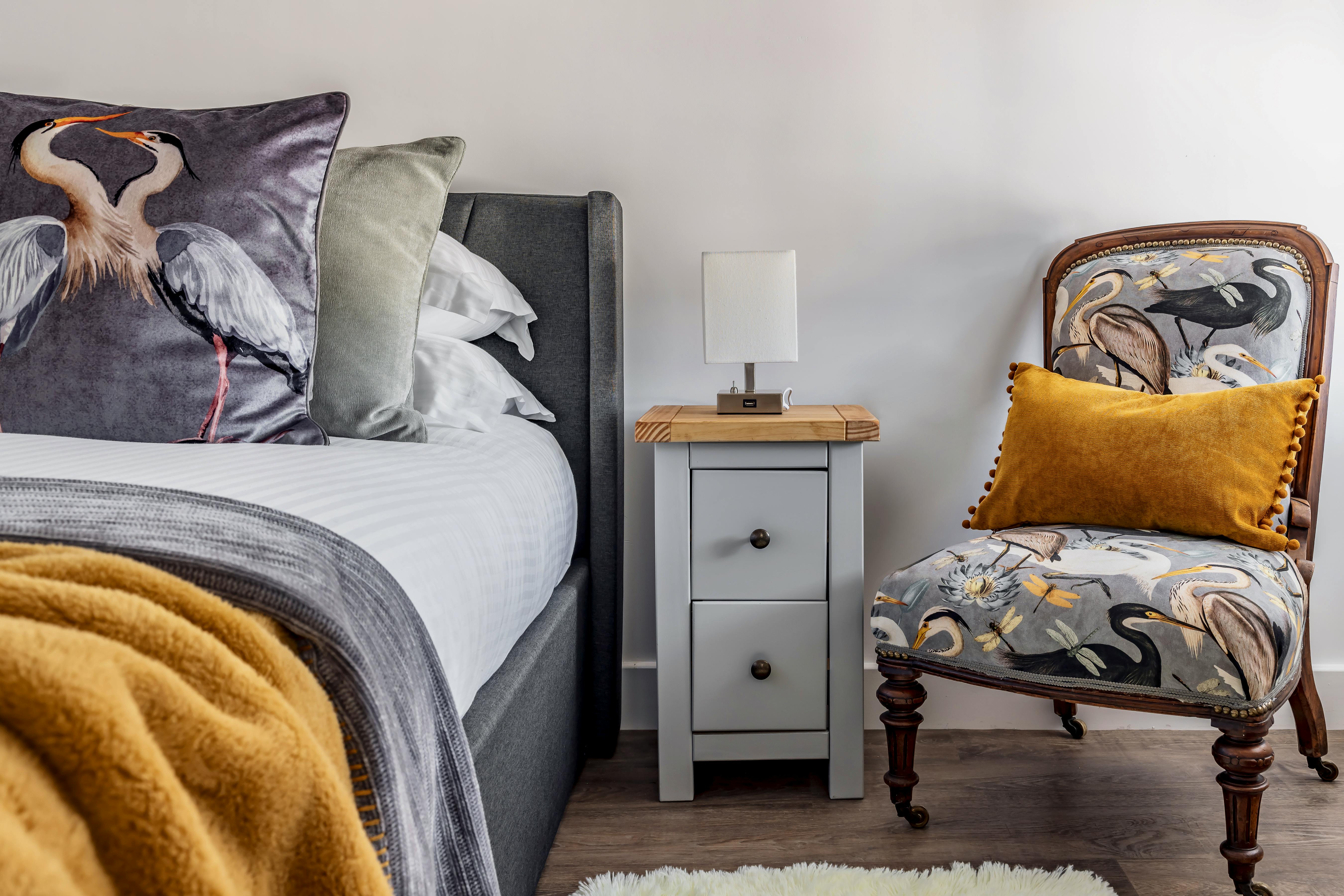 Master Bedroom freestanding bath WC