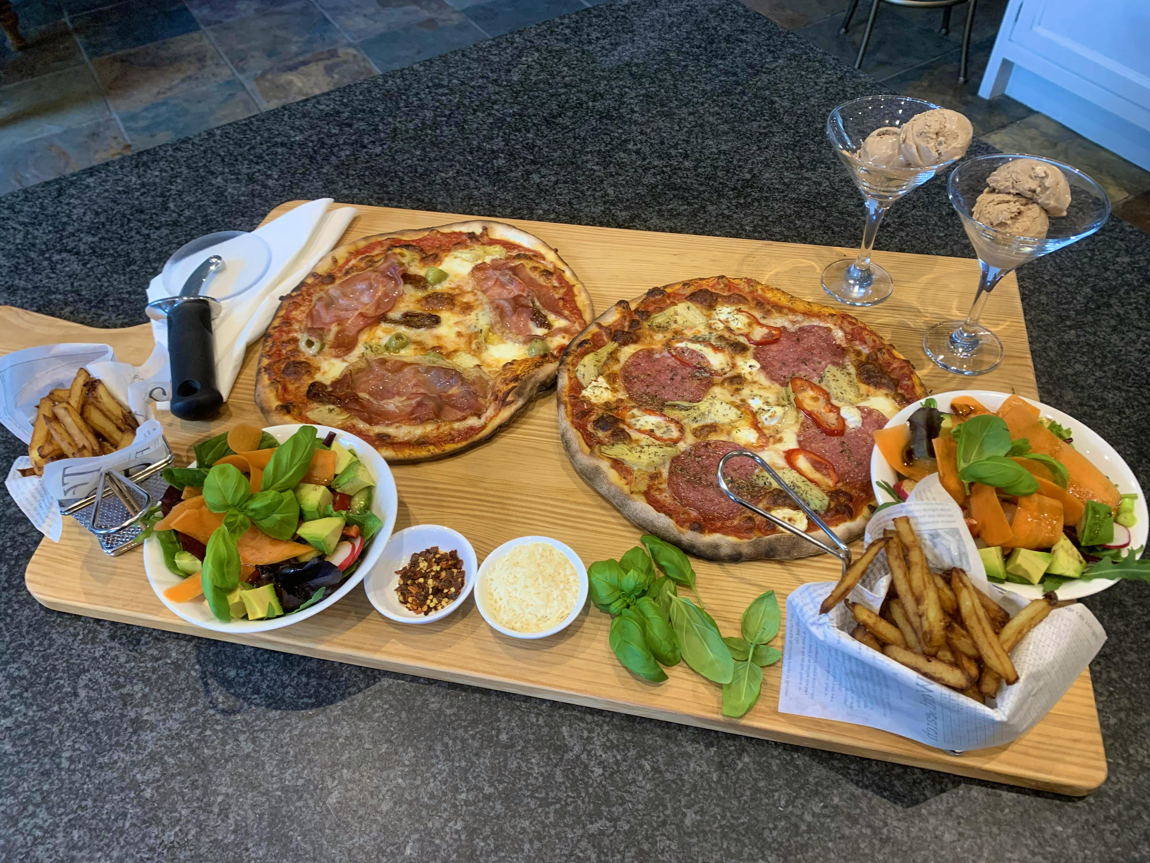 Pizza meal for a couple