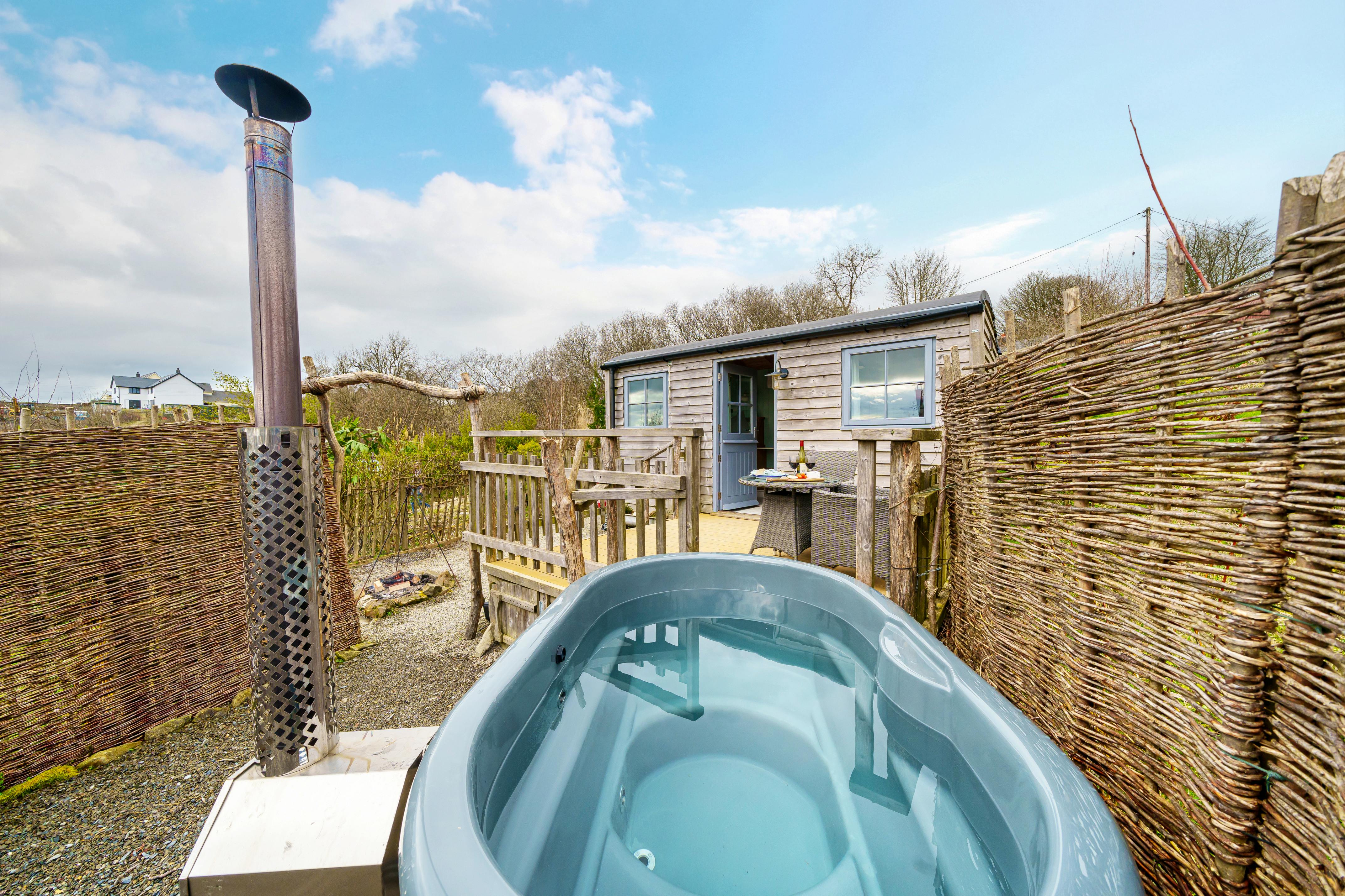 Wren sleeps 2 adults