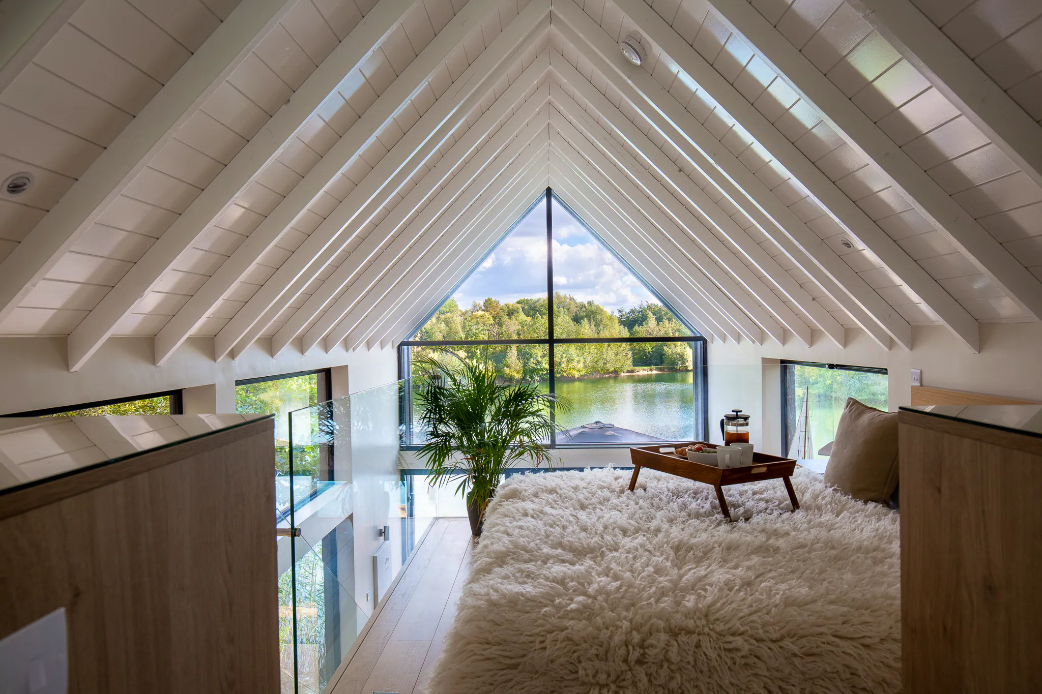The Boathouse - Charming waterside property in The Cotswolds - Coolstays