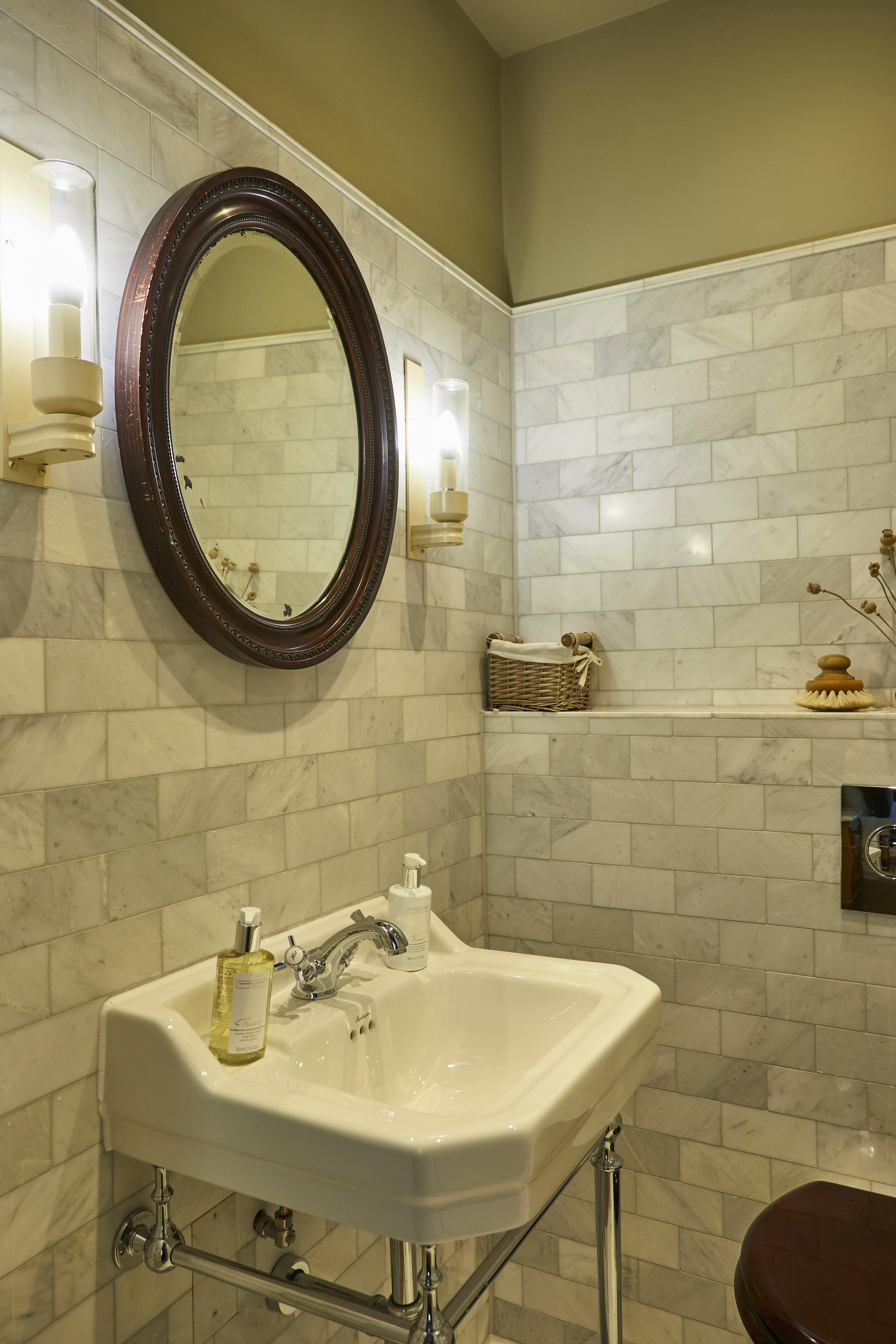 Classy Room, Georgian House 