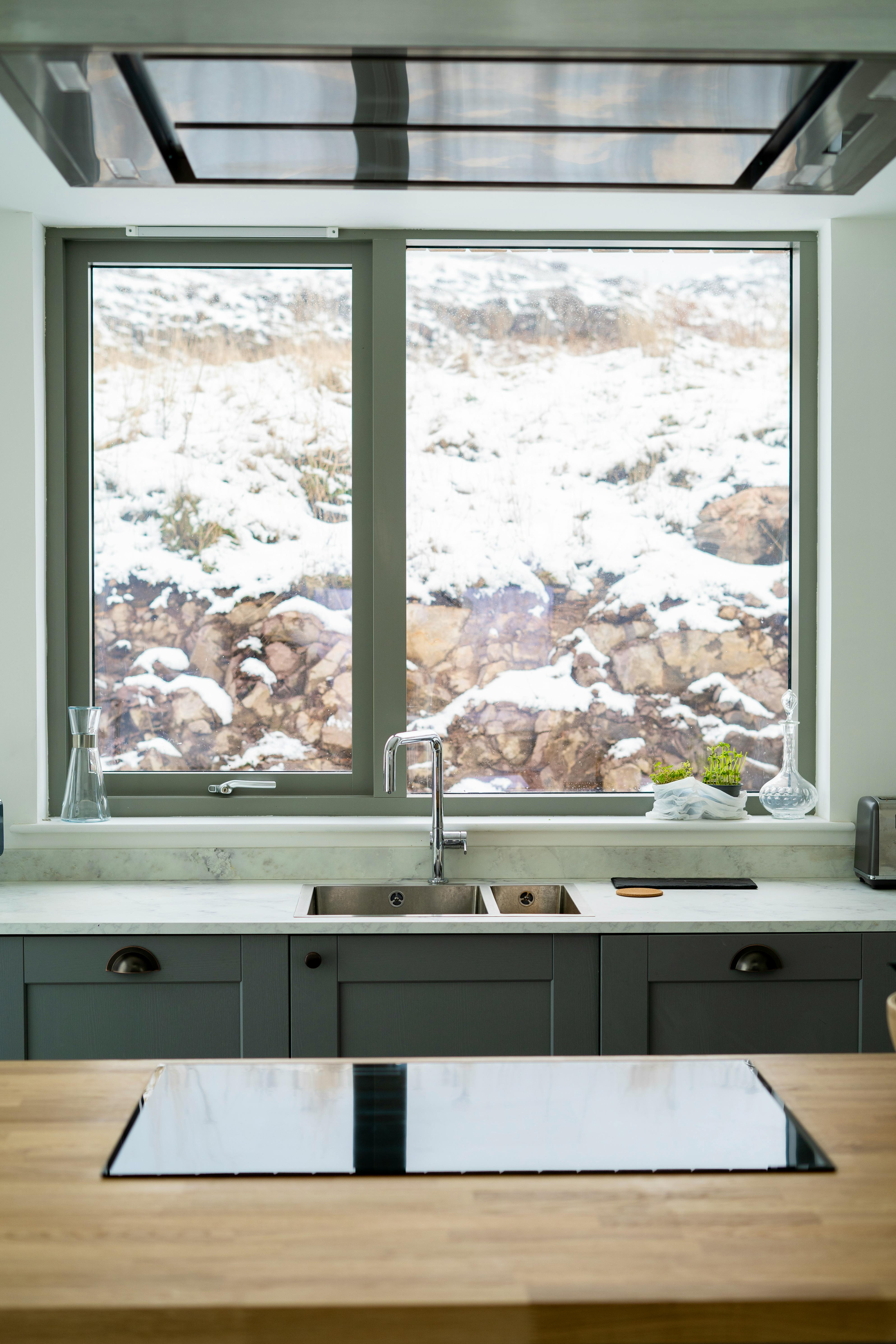 Large island induction hob