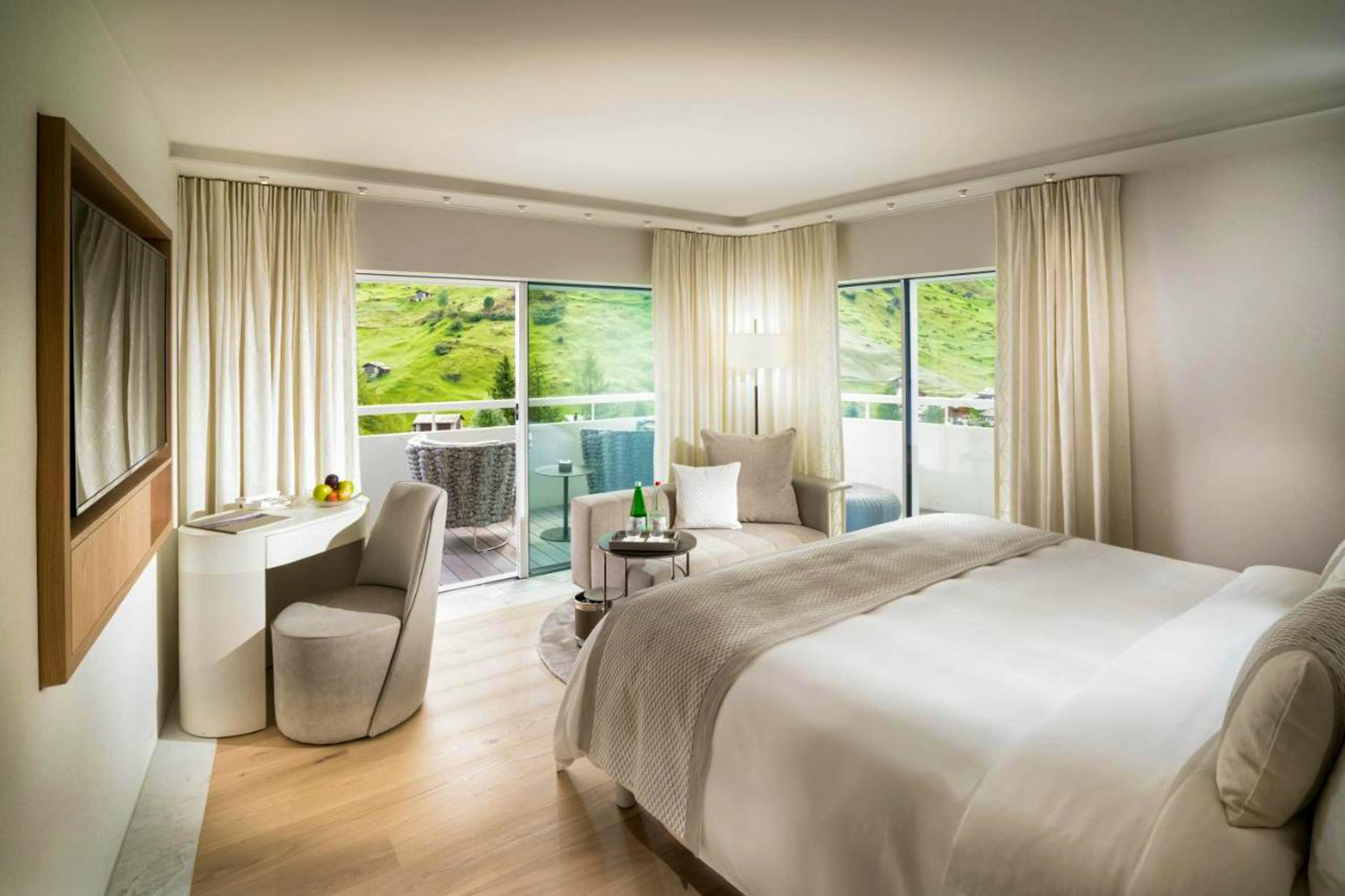 7132 Hotel - Image 5