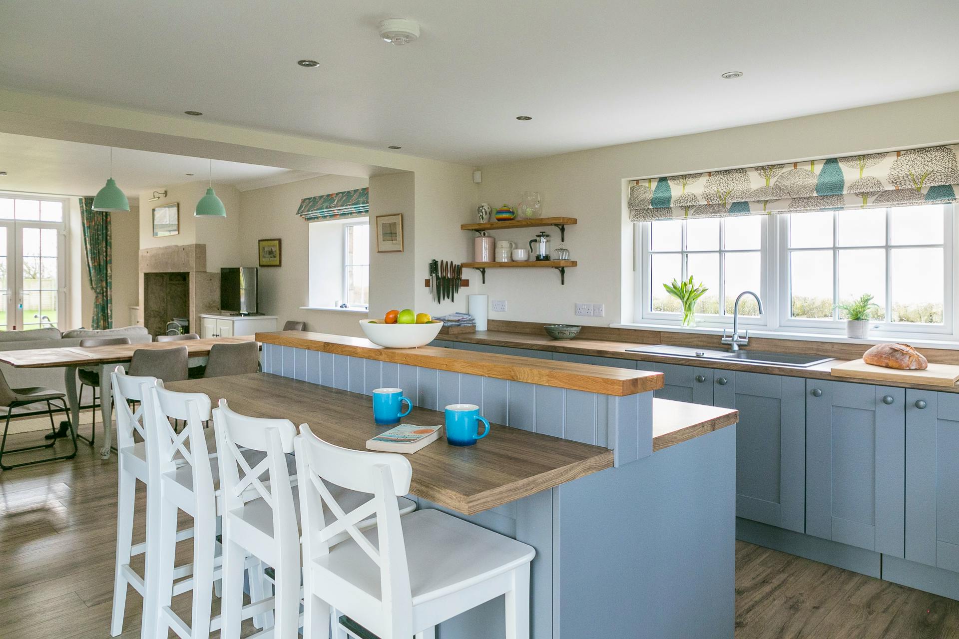 Cook, chat, eat, relax