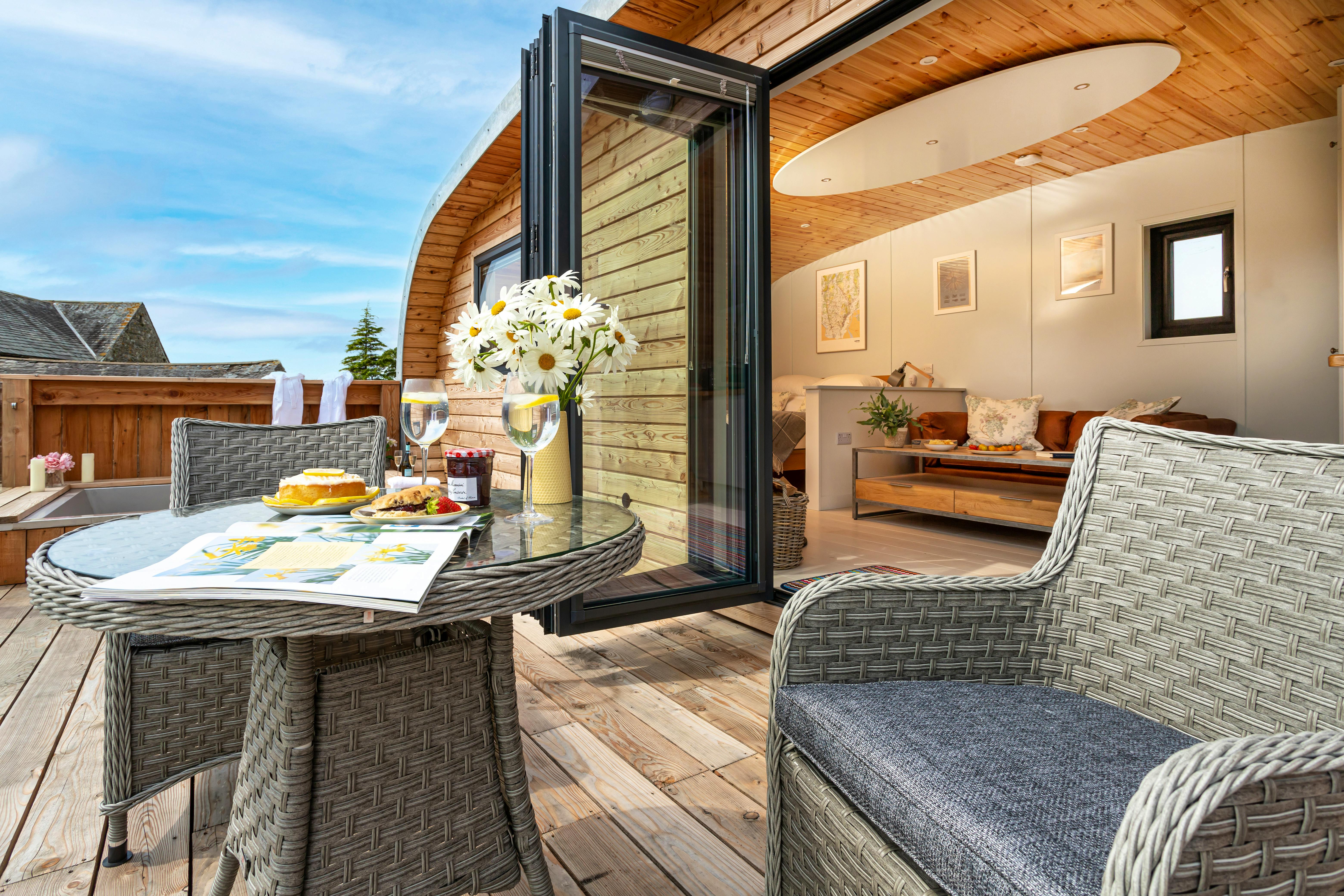 Low Longlands Decking