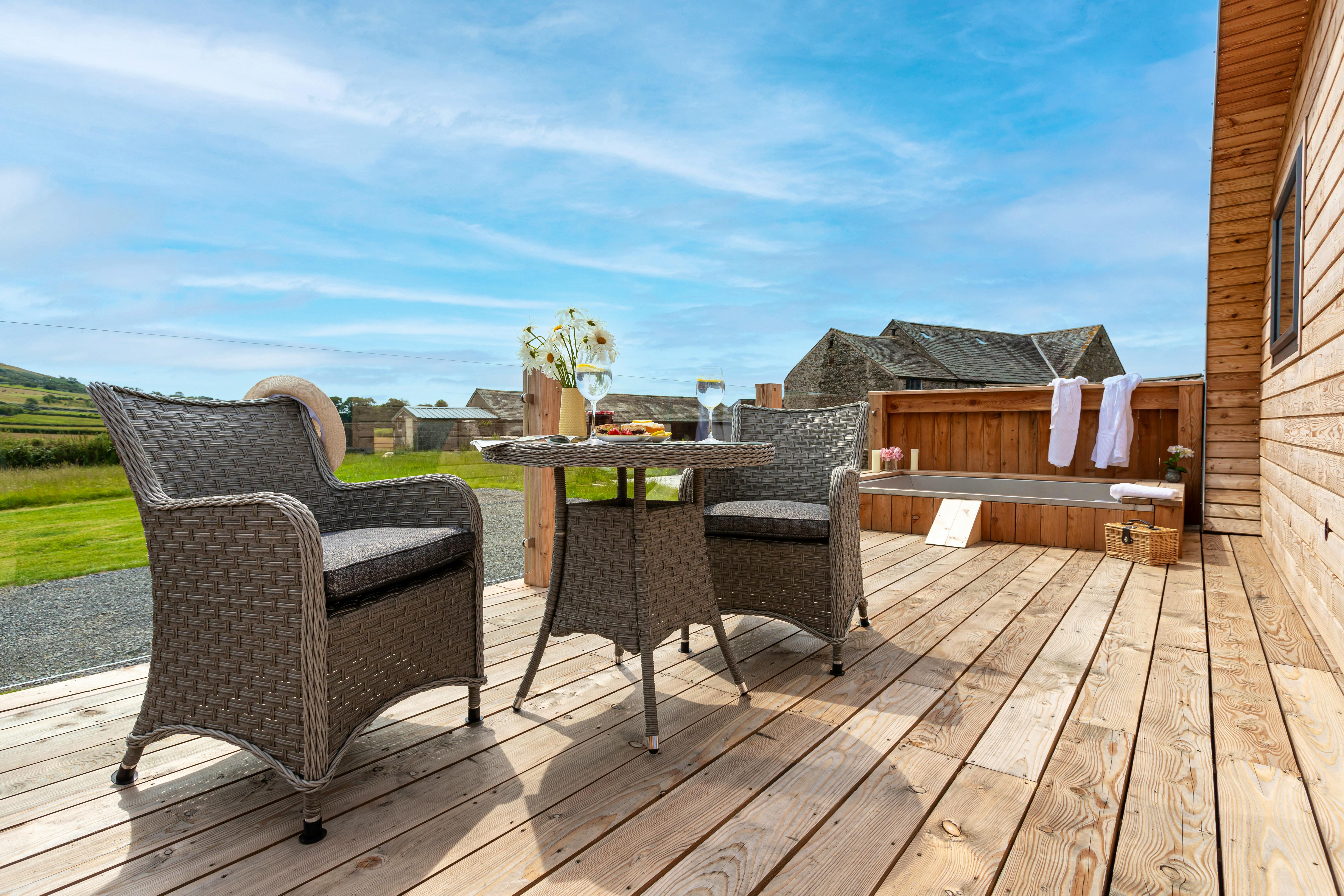 Low Longlands - decking 