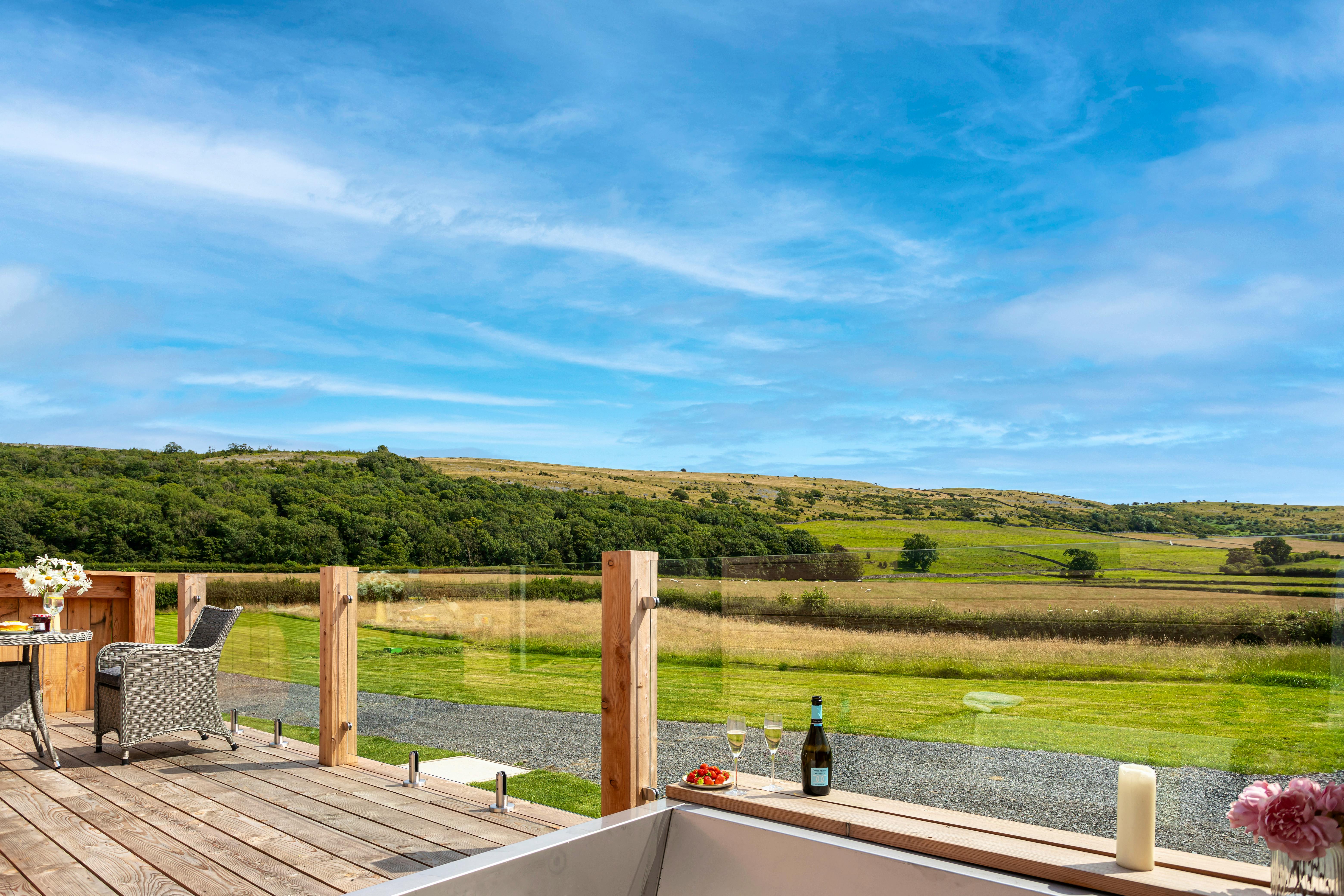 Low Longlands - Decking, hot tub