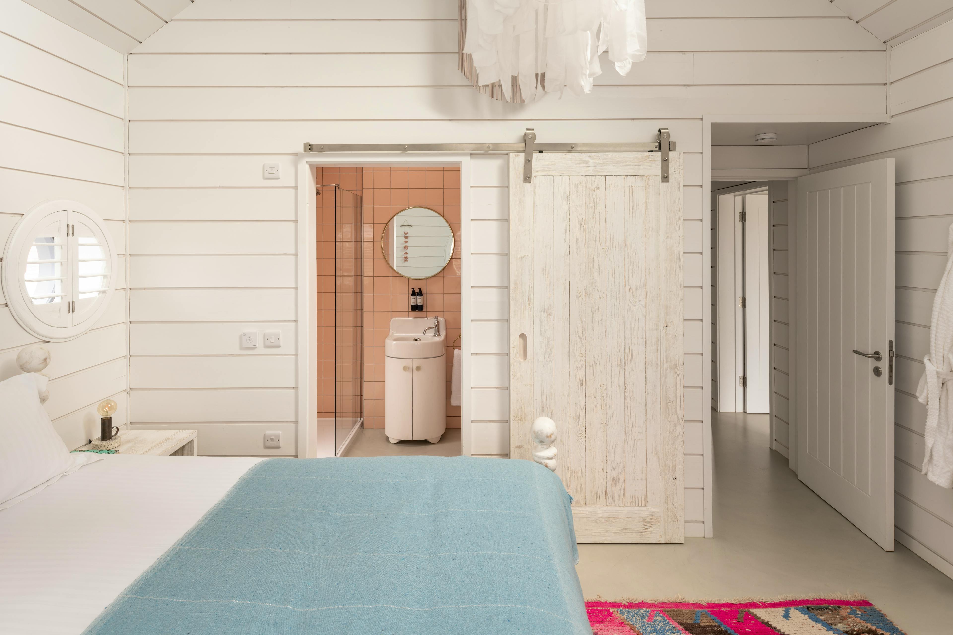 Three Bed Beach House at Three Mile Beach - Image 4