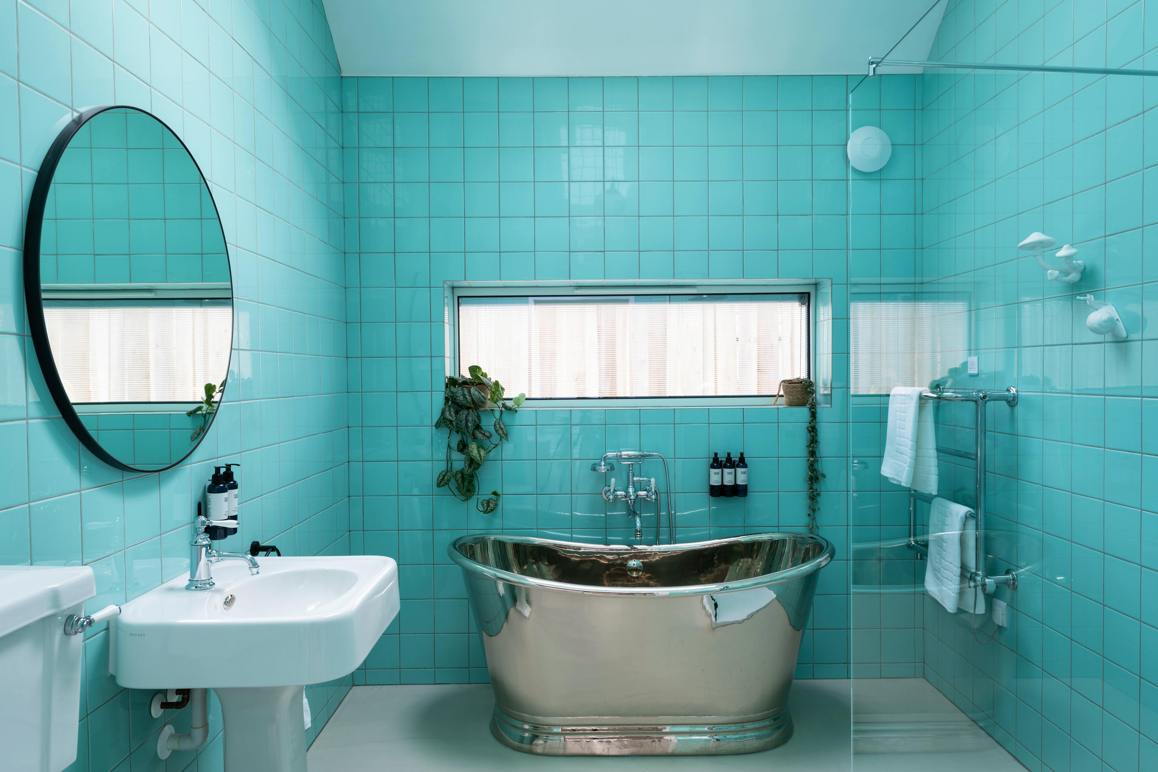 Four Bed Beach House at Three Mile Beach - Image 3