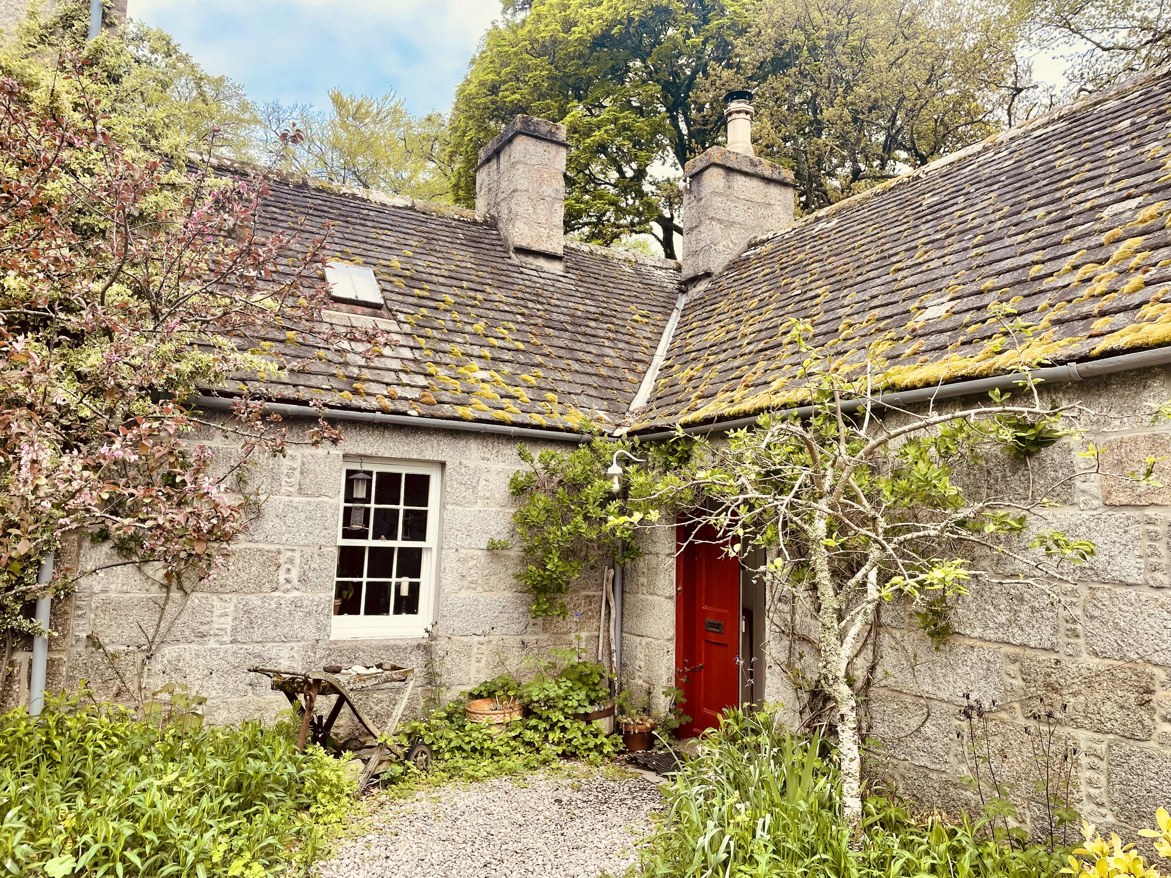 30 Snug Scottish Cottages