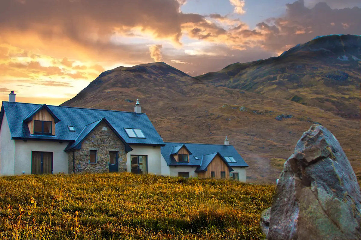 Luxury cottages for 4 amidst stunning scenary in the Scotttish Highlands