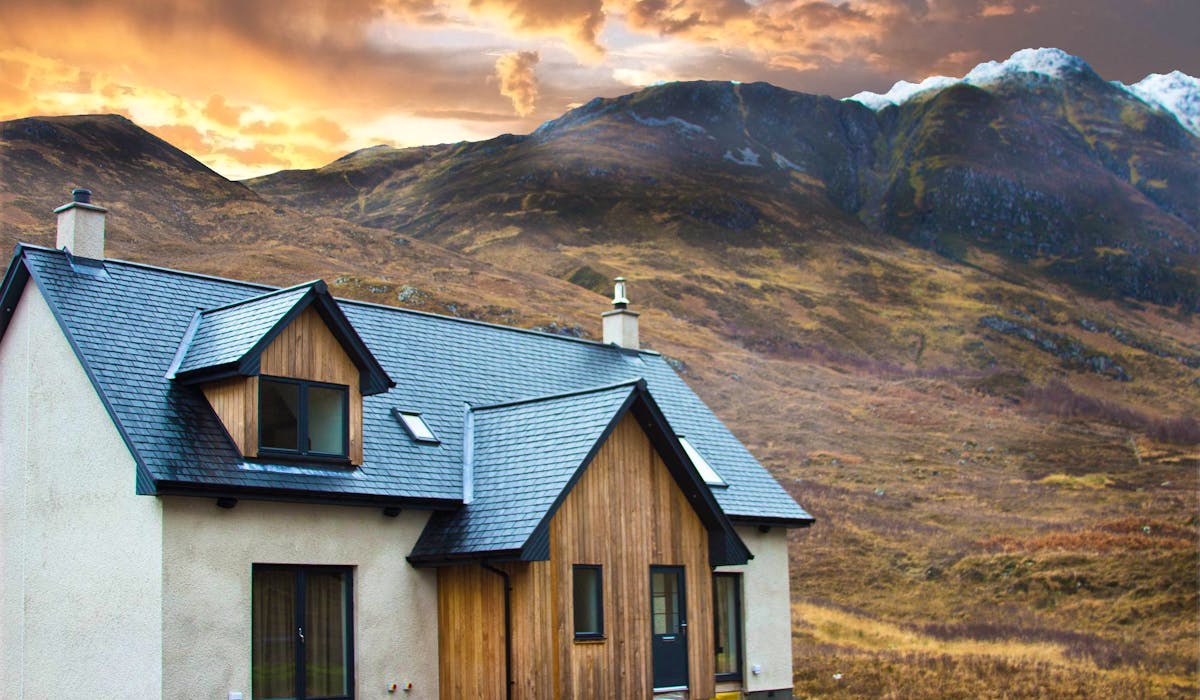 Luxury cottages for 4 amidst stunning scenary in the Scotttish Highlands
