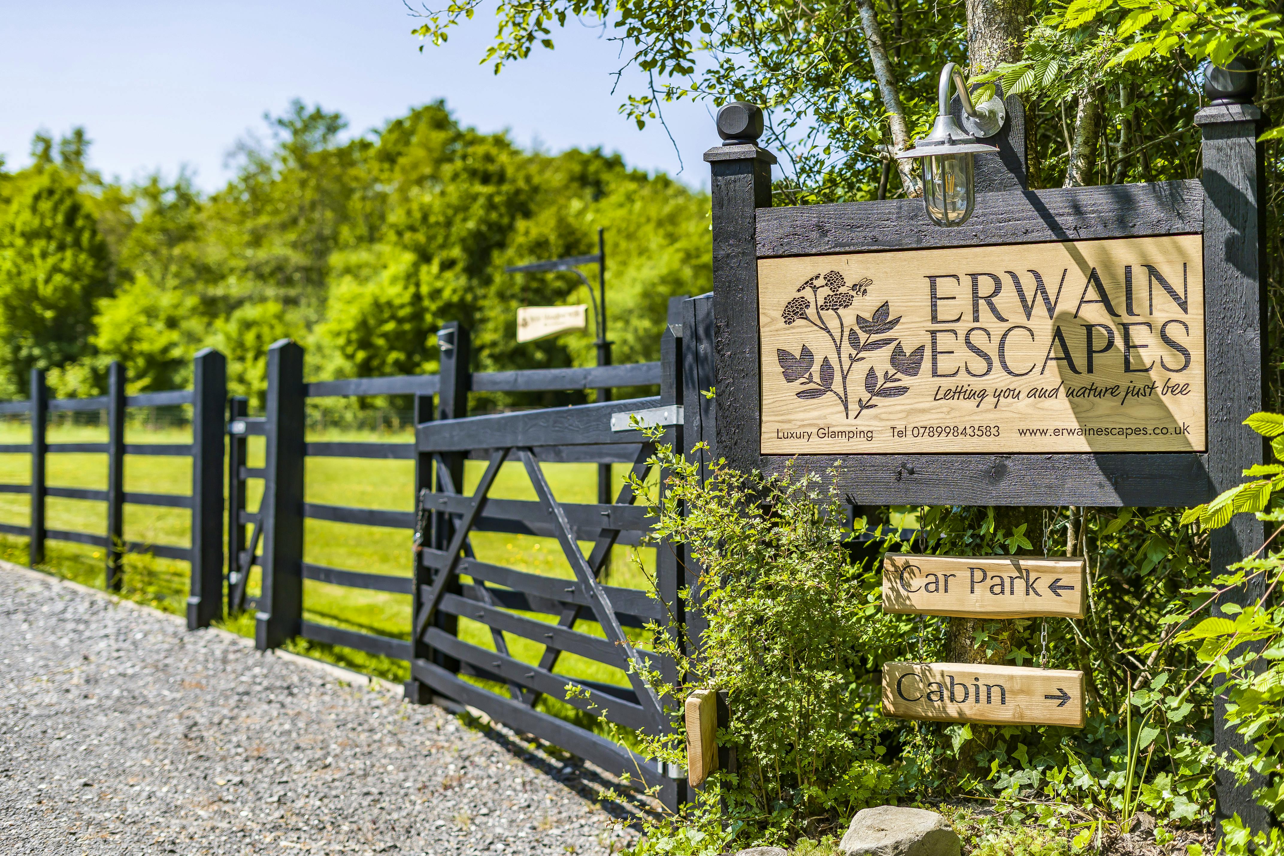 Erwain Escapes - Romantic Carmarthenshire Cabin