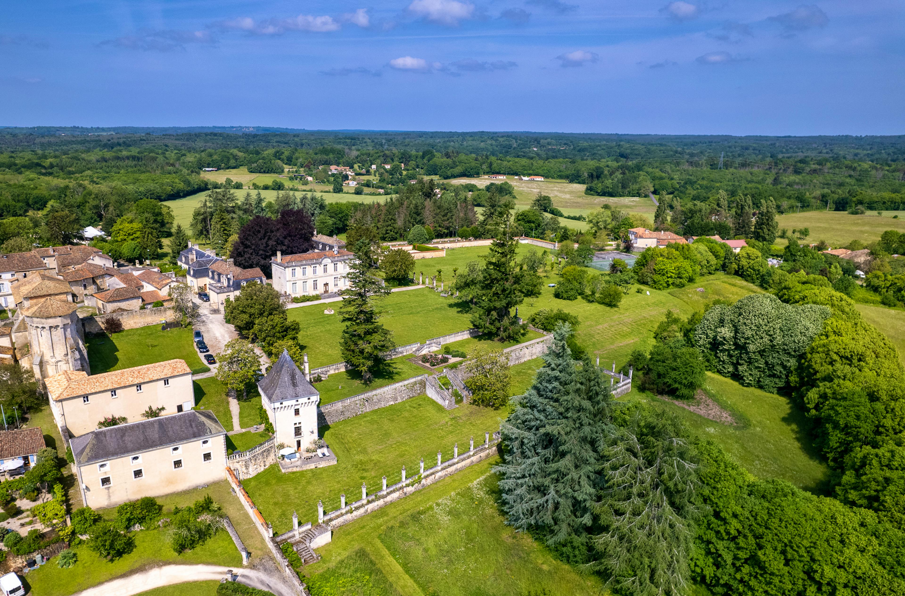 La Tour, Chateau de Charras - Image 6