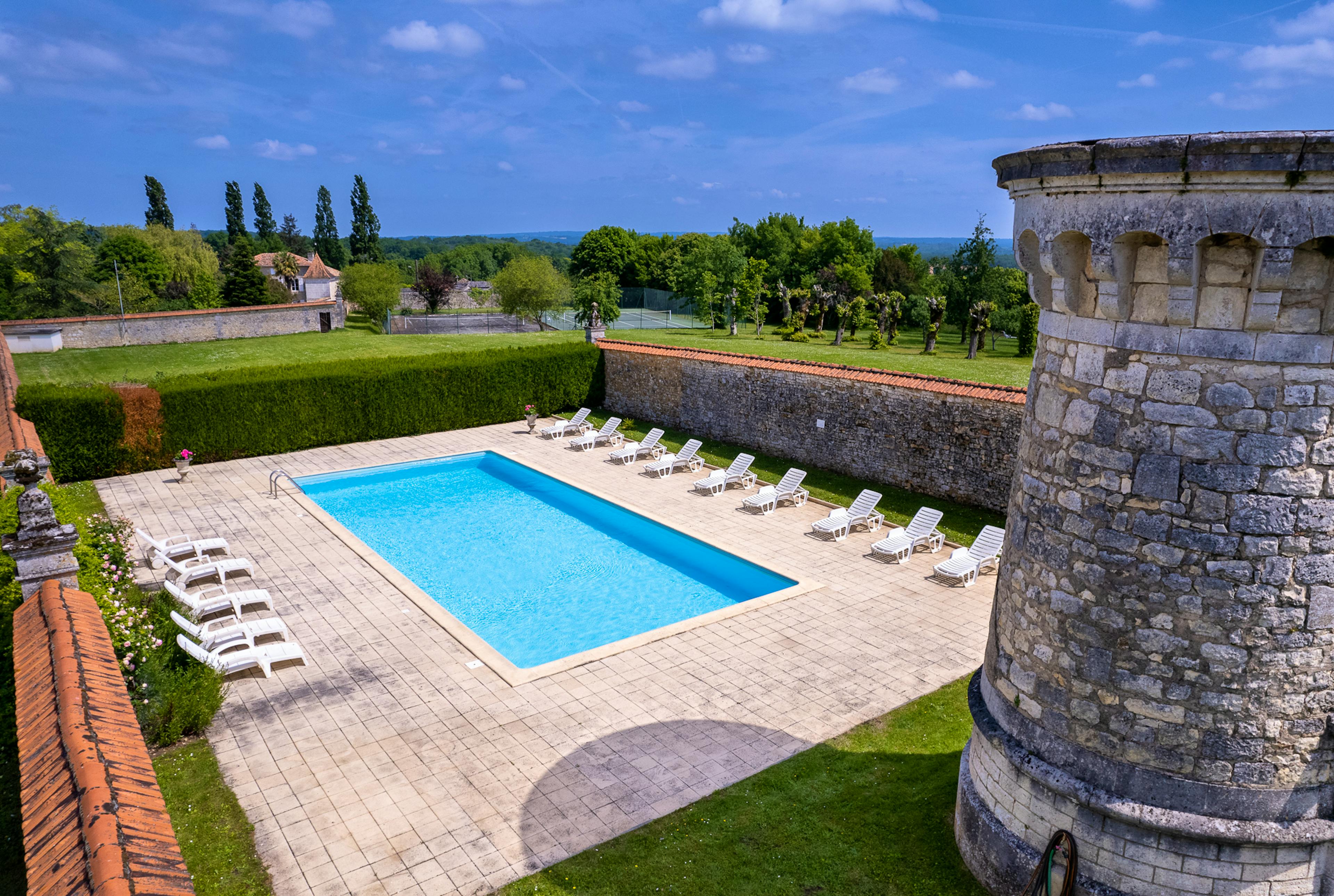 La Tour, Chateau de Charras - Image 2