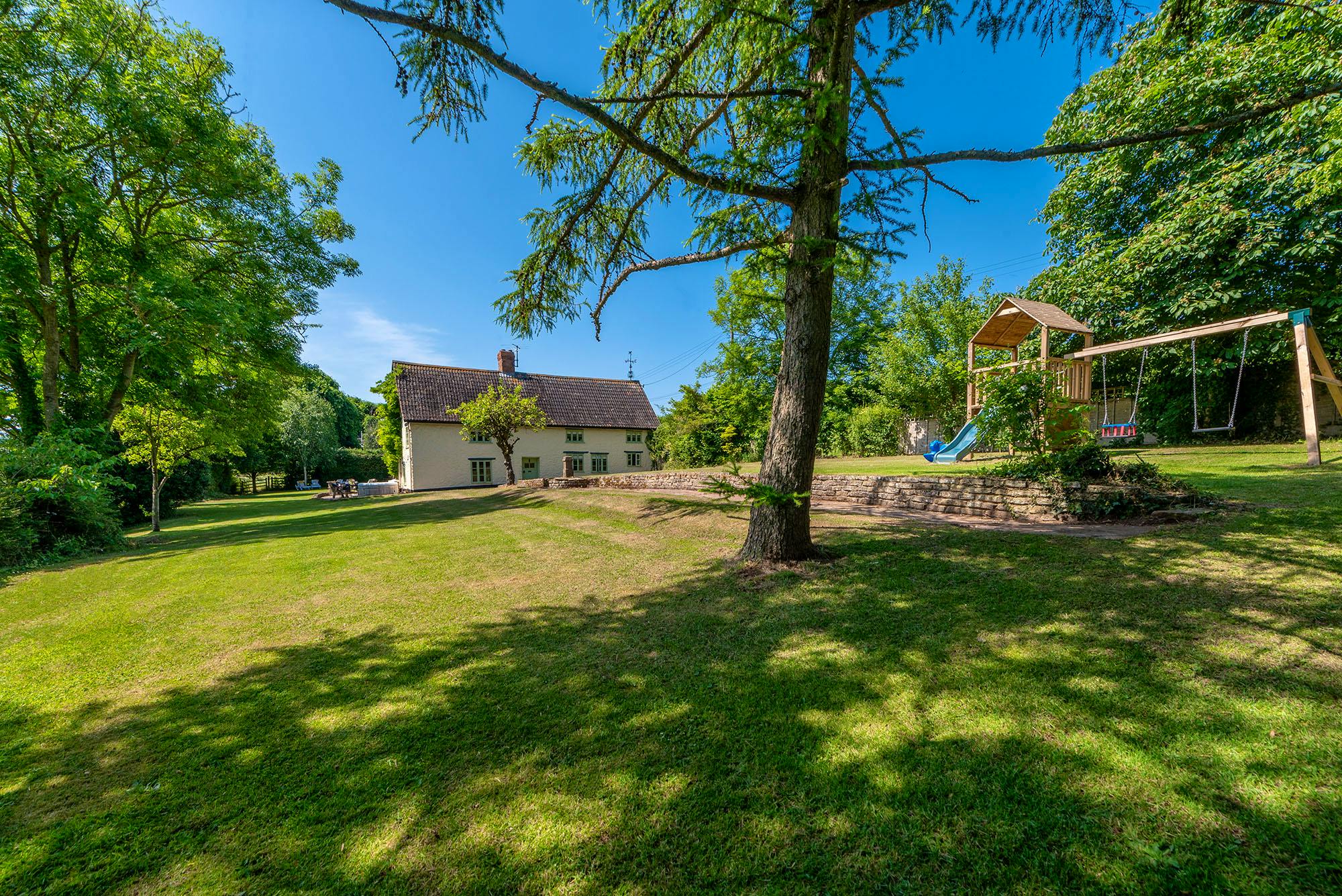 Huge gardens and grounds