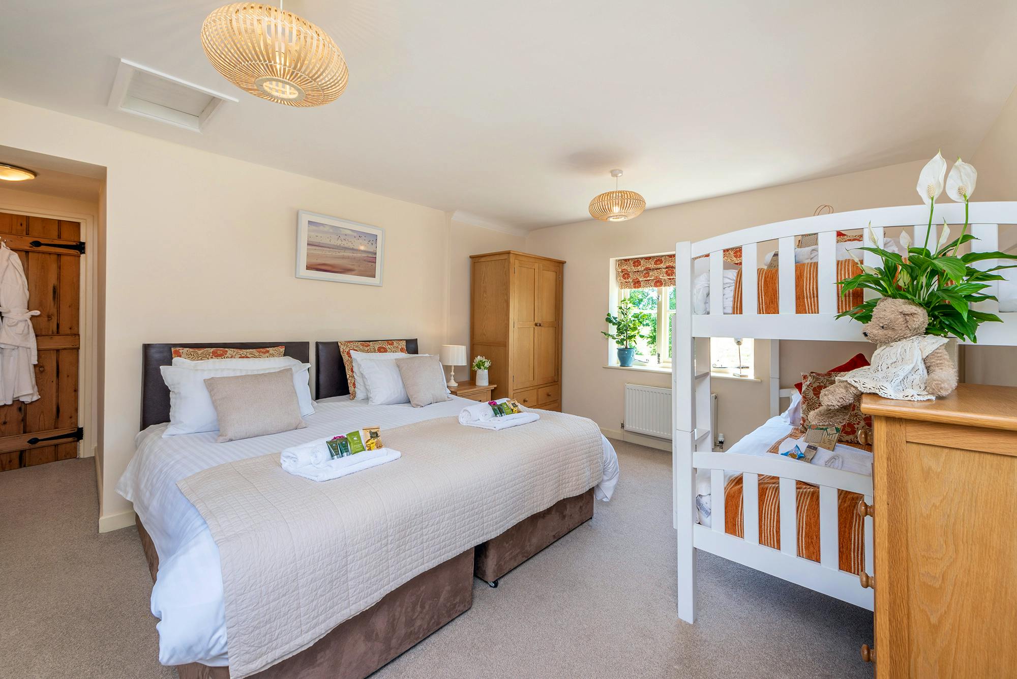 Family superking / twin with bunks