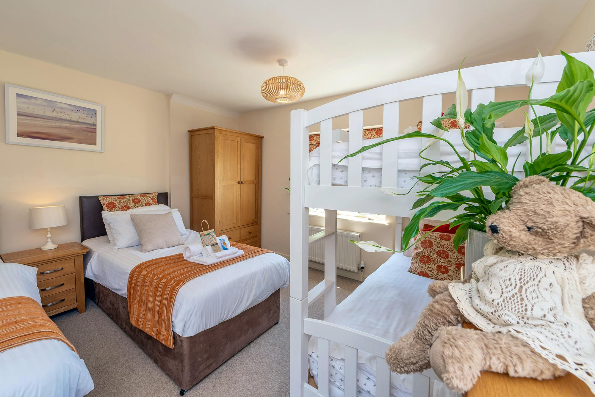 Family superking/twin with bunks 