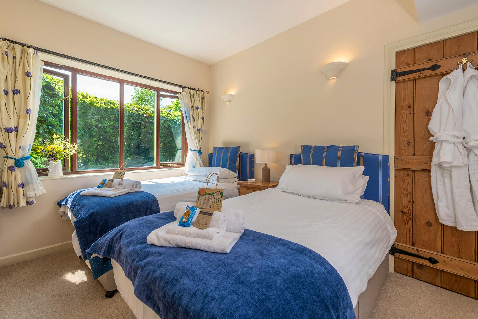 Bedroom Two  superking/twin