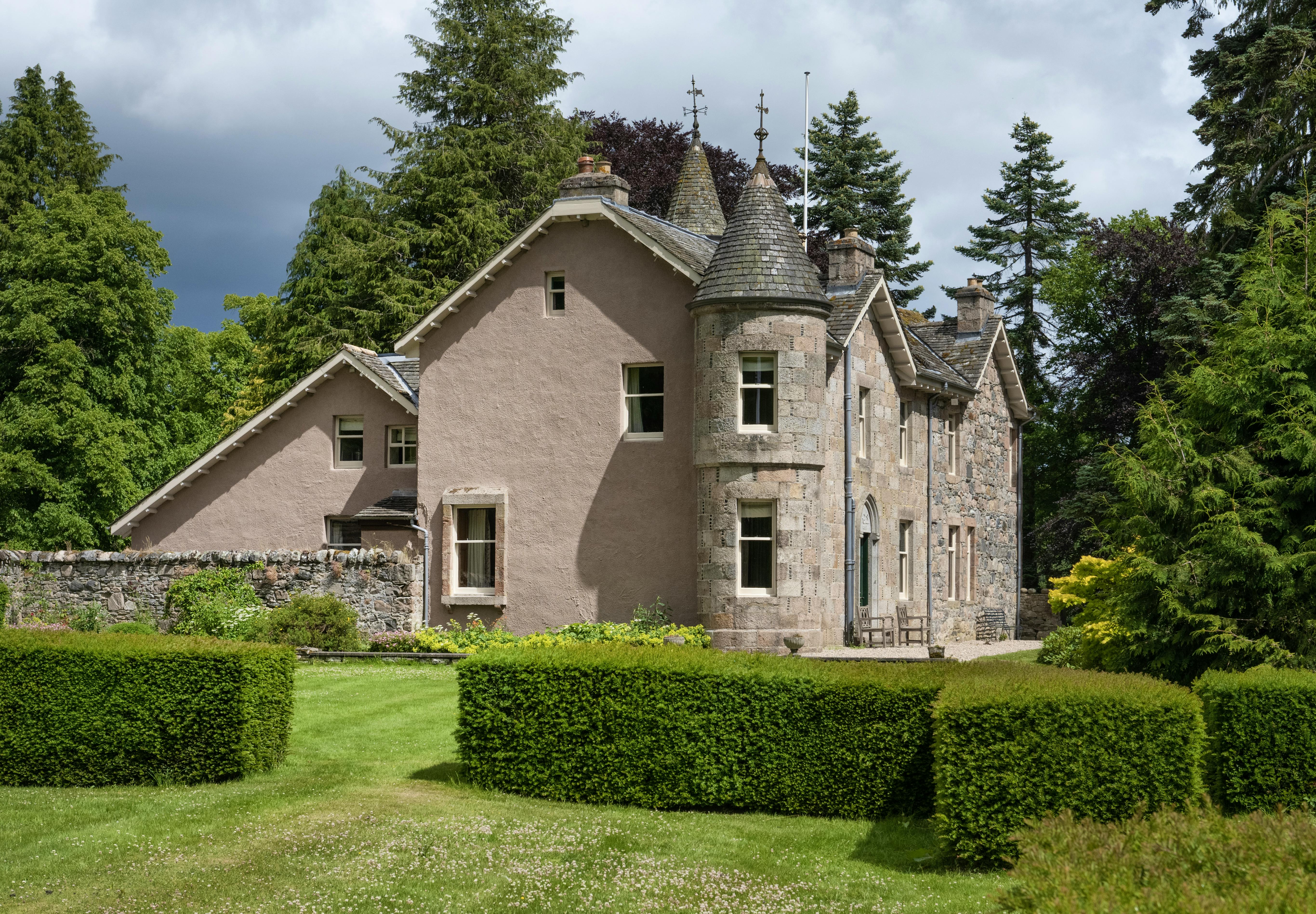 UK Stays to See the Northern Lights