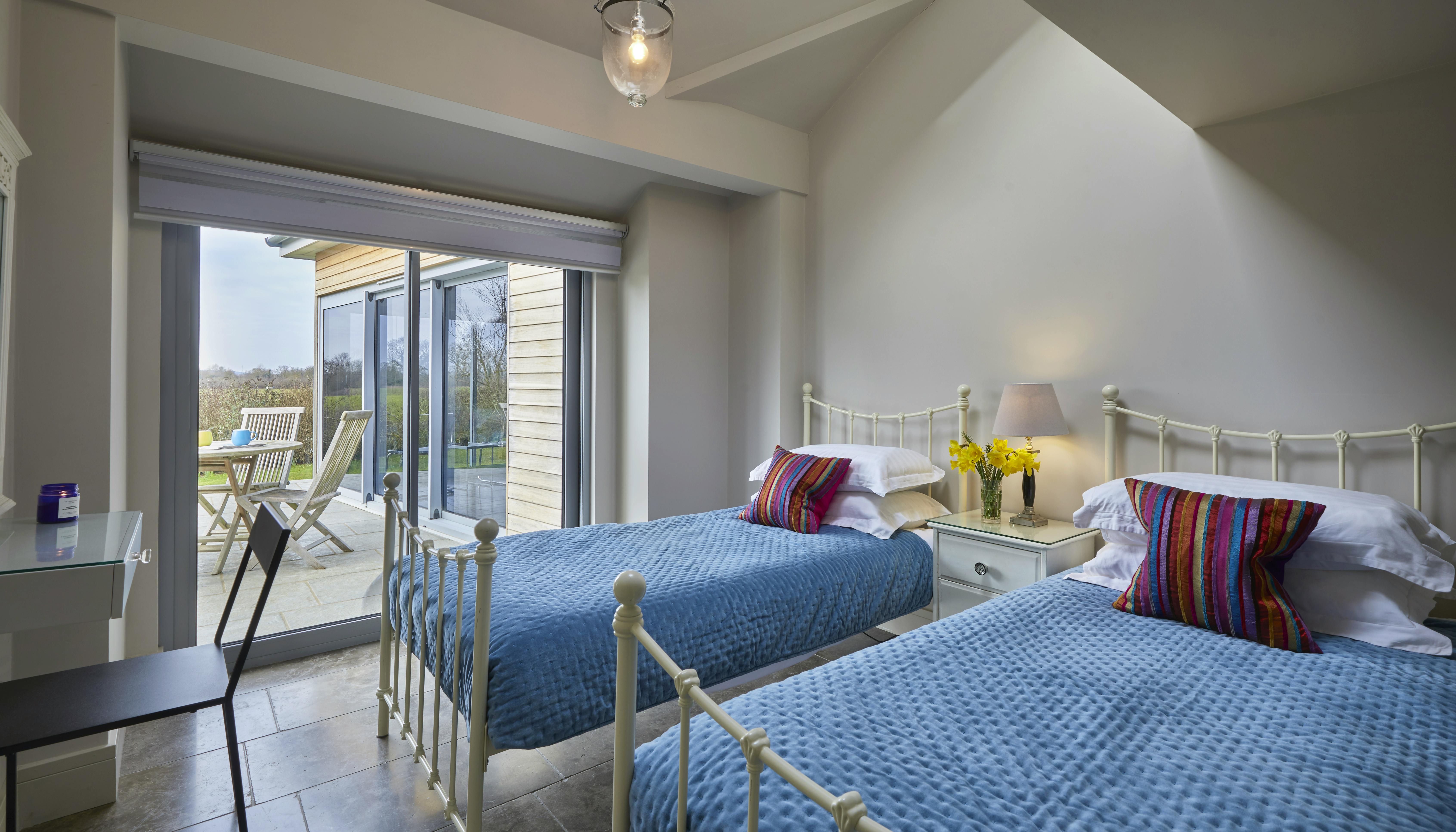 Bedroom 2 , can zip and link