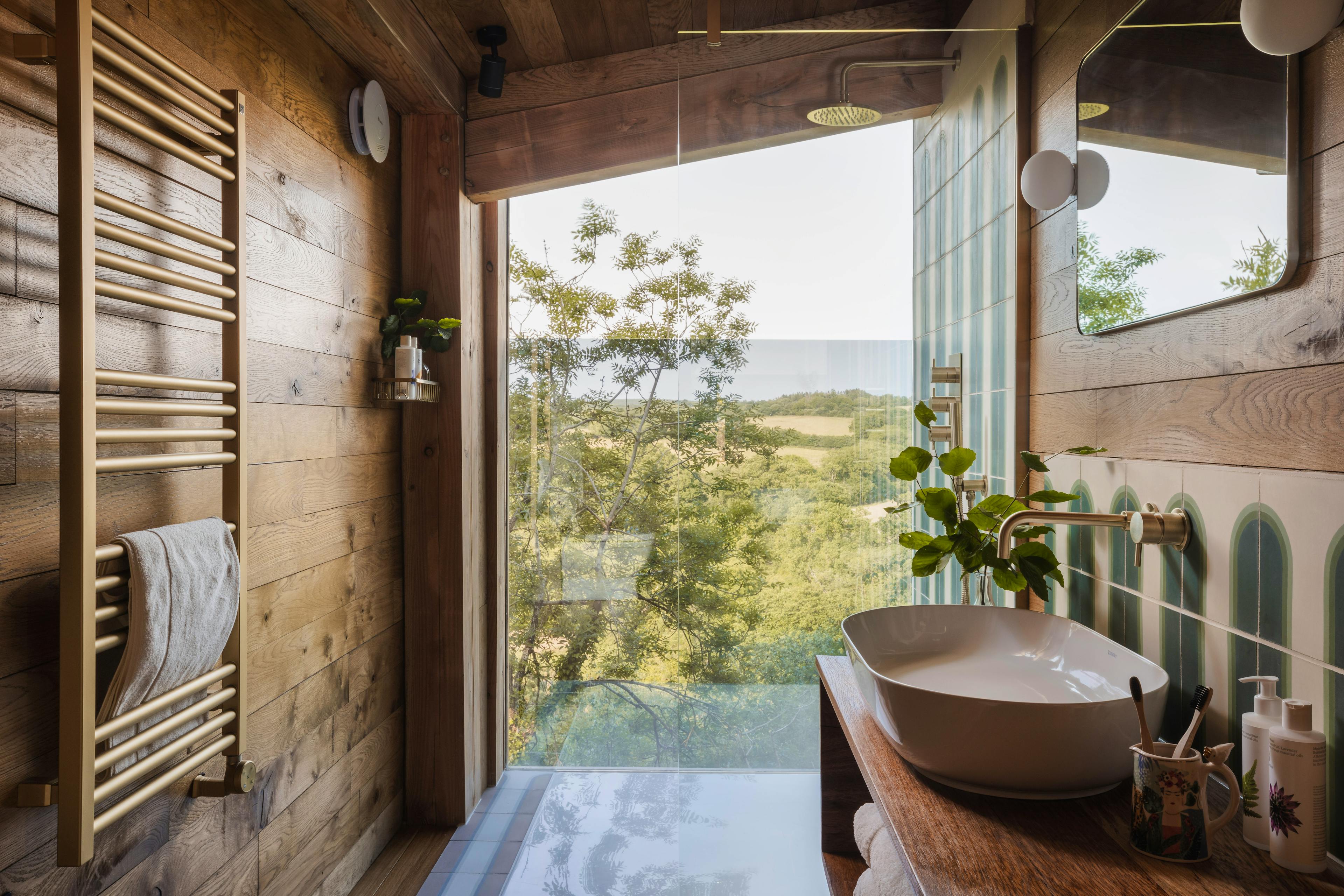 Wolf Wood Spa Treehouse - Image 4