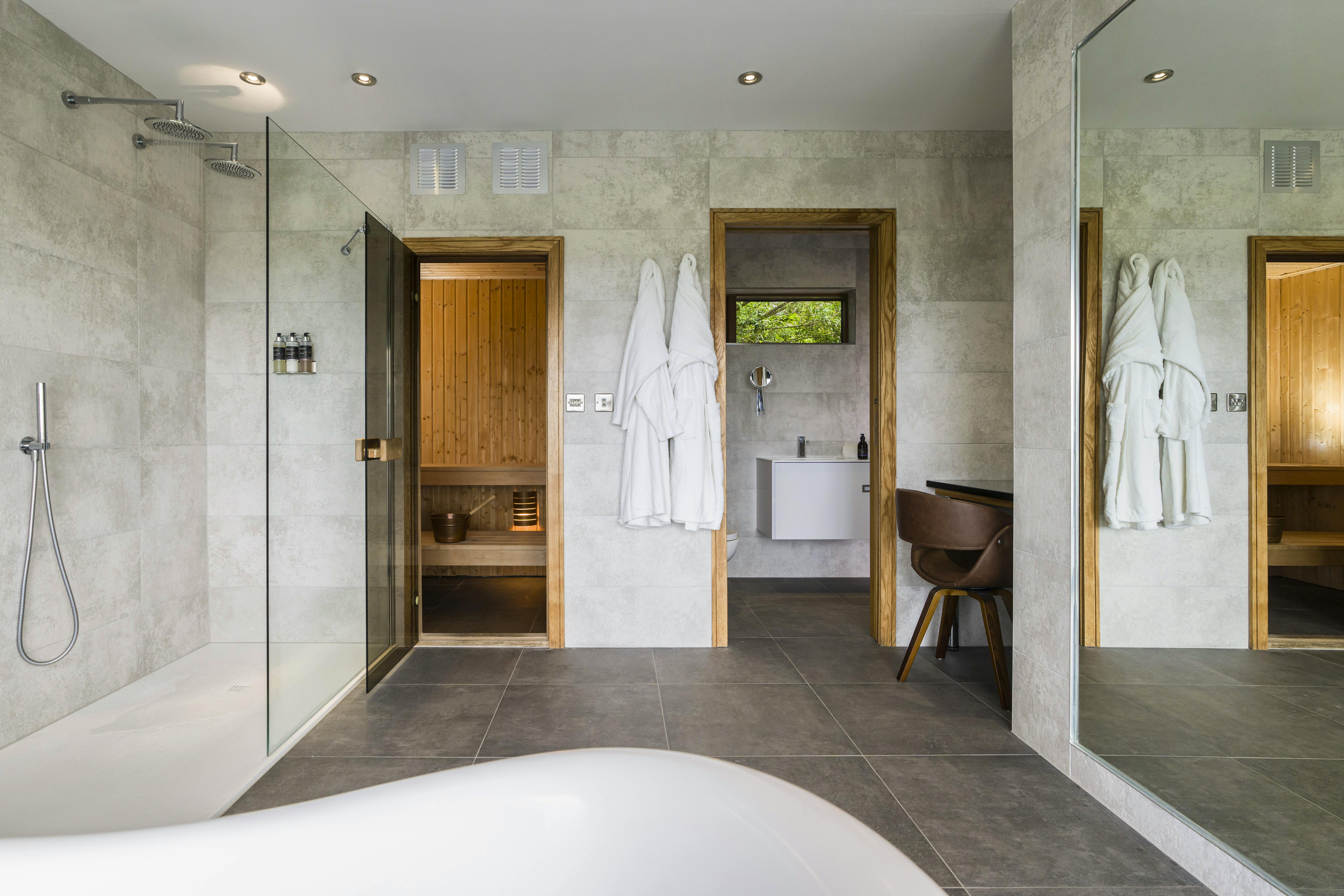 Spa Bathroom Honeymooners, Dreamers