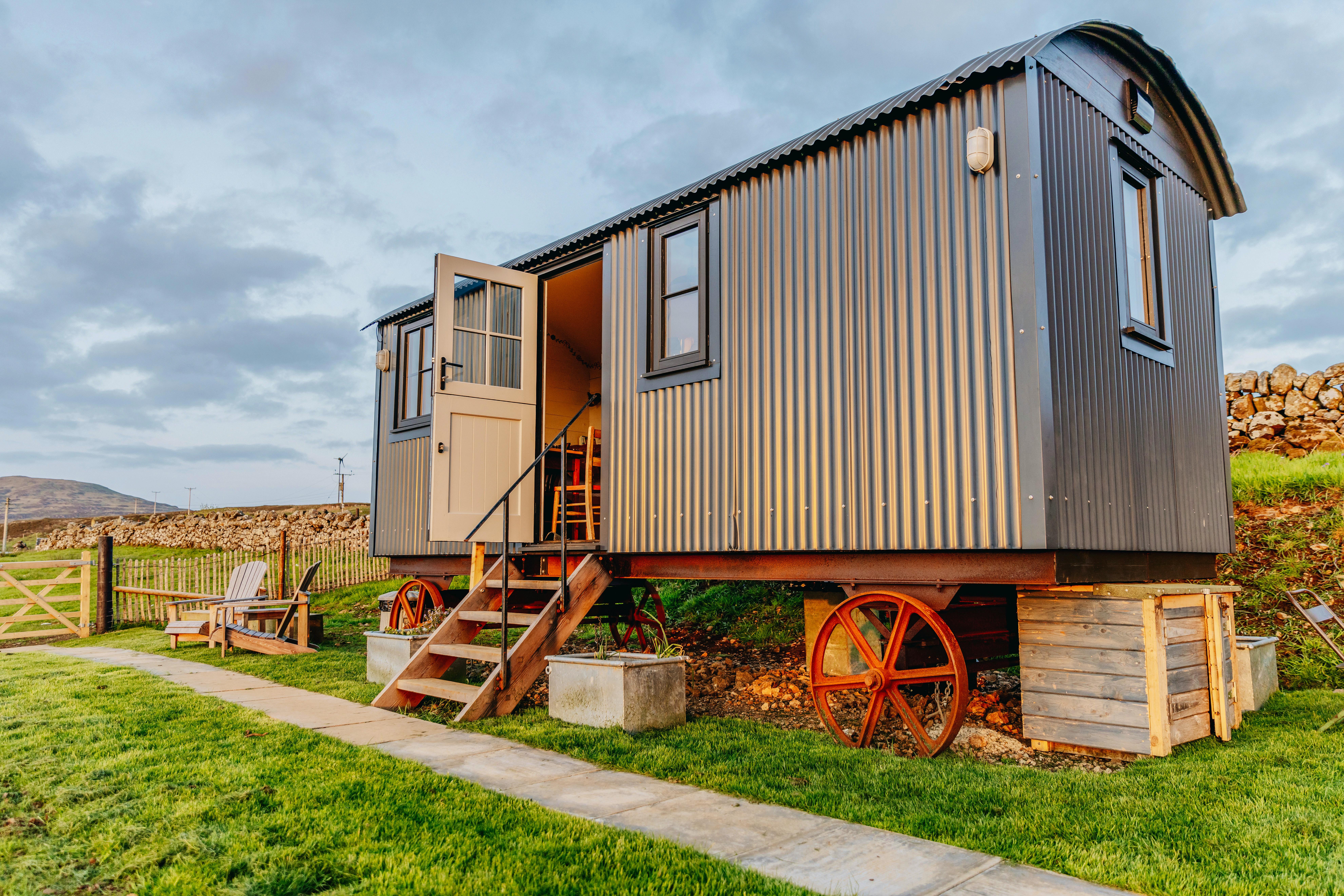 Evening sun on the Shepherd\'s Hut