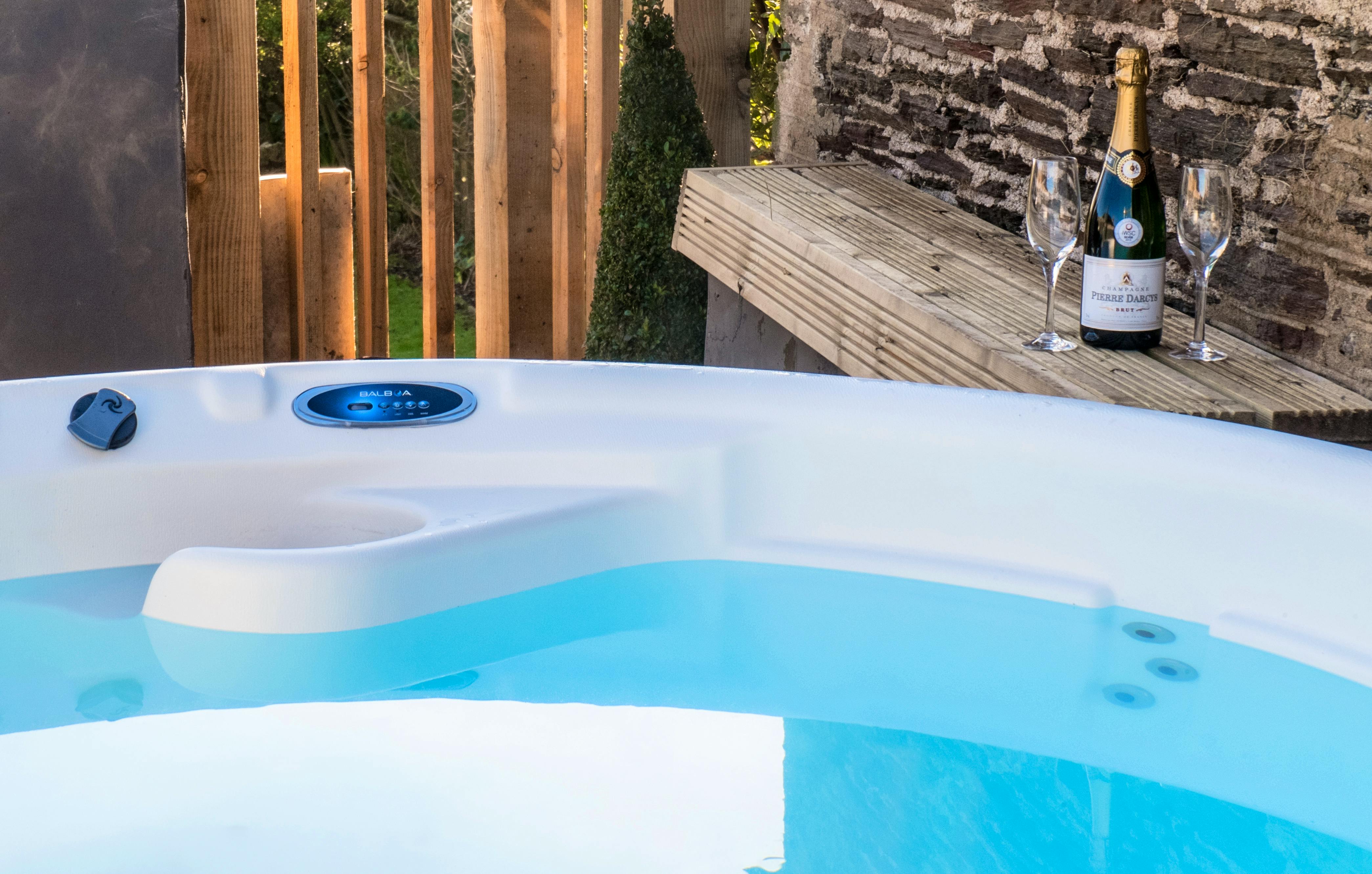 The Nest Private Hot Tub & Garden