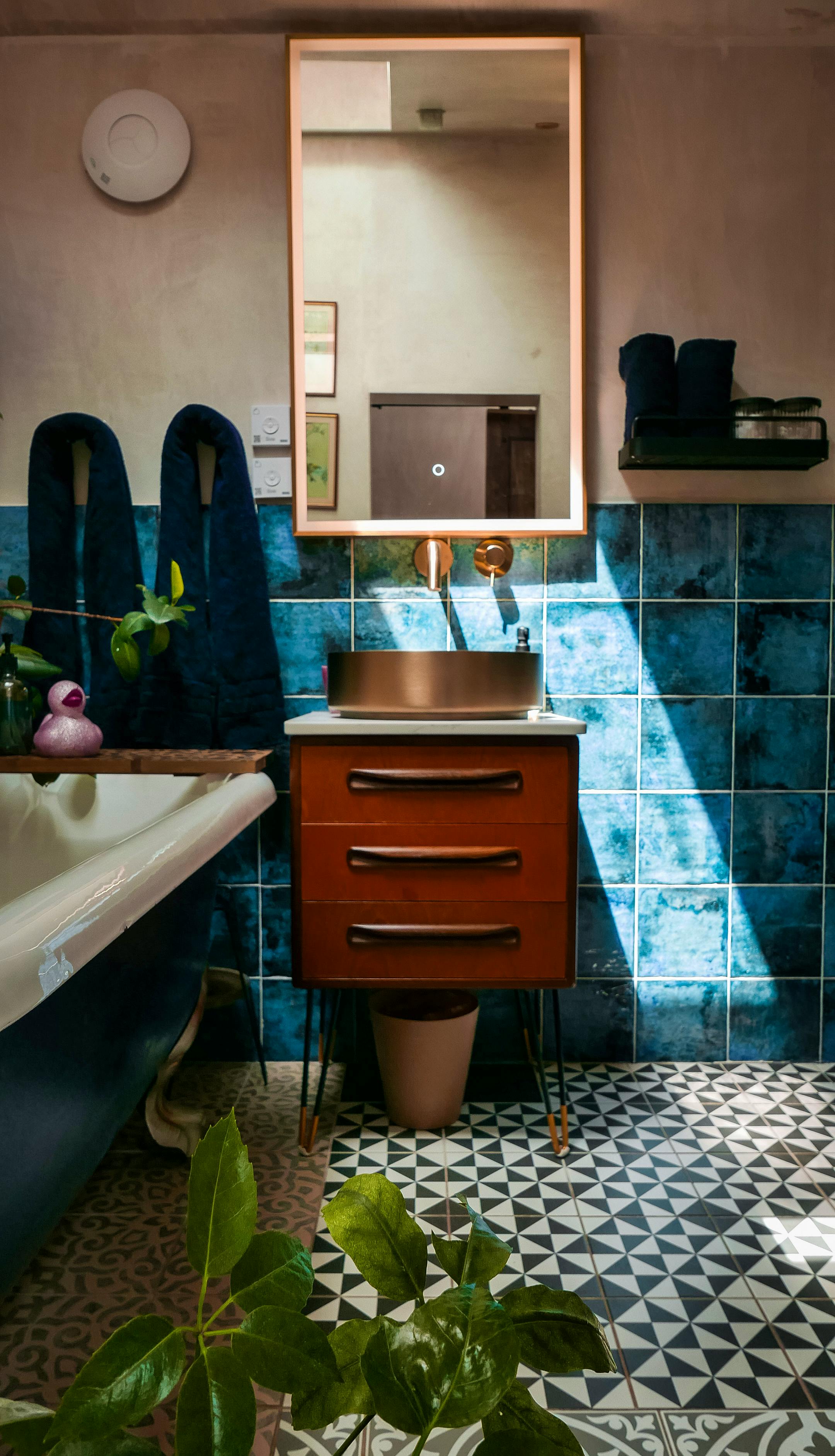 The Foaling Box bathroom