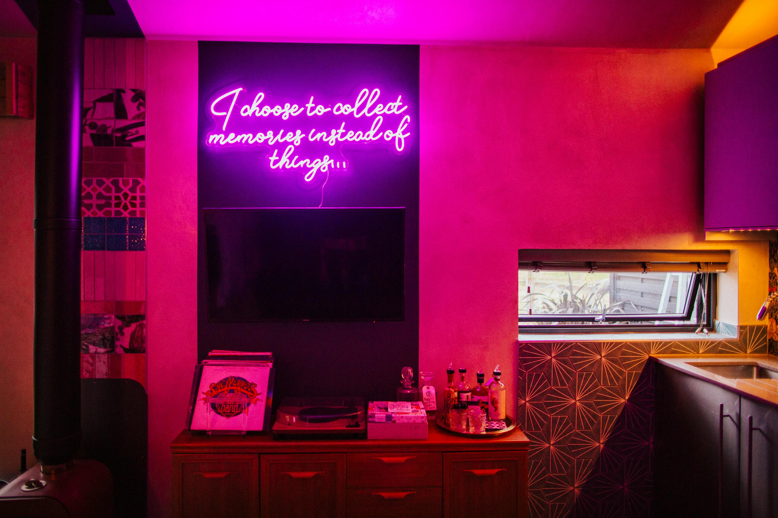 All retreats have SMART TV\'s