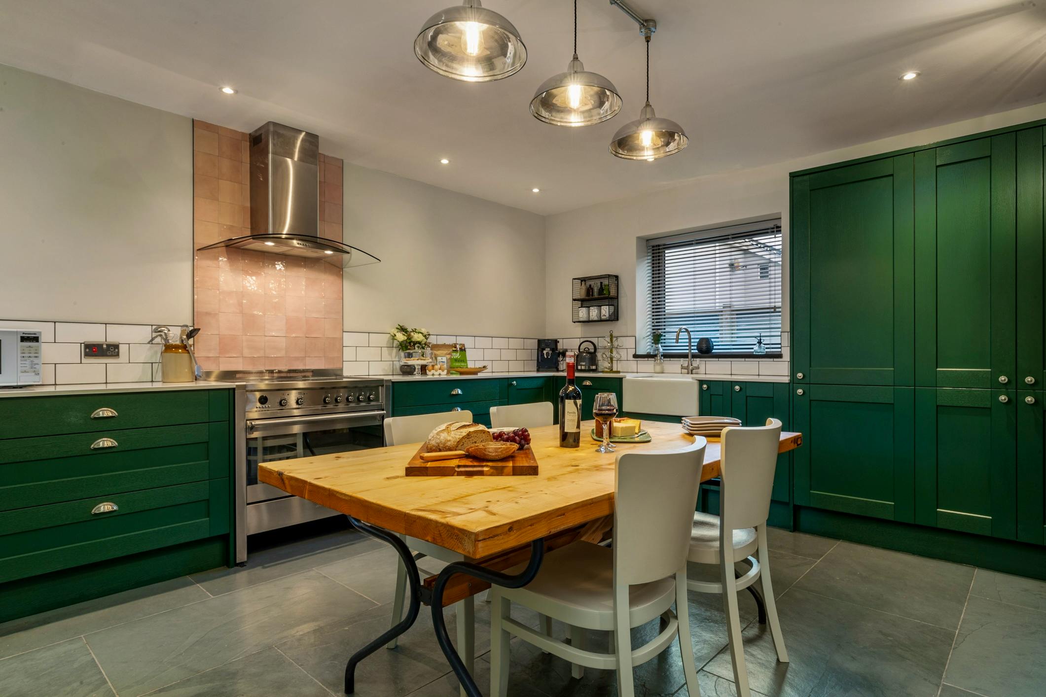 Fully fitted kitchen/diner