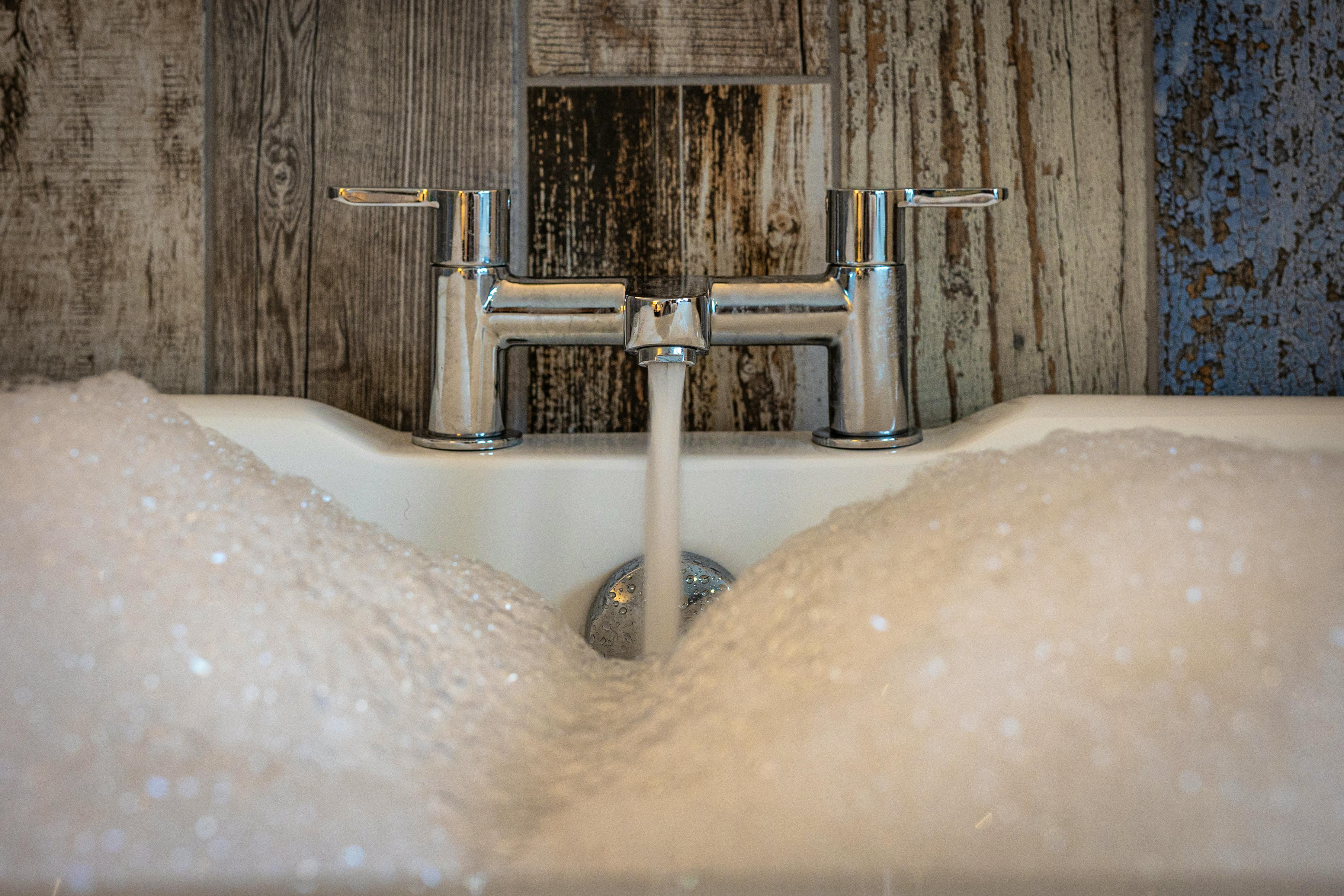 Relax in the roll top bath