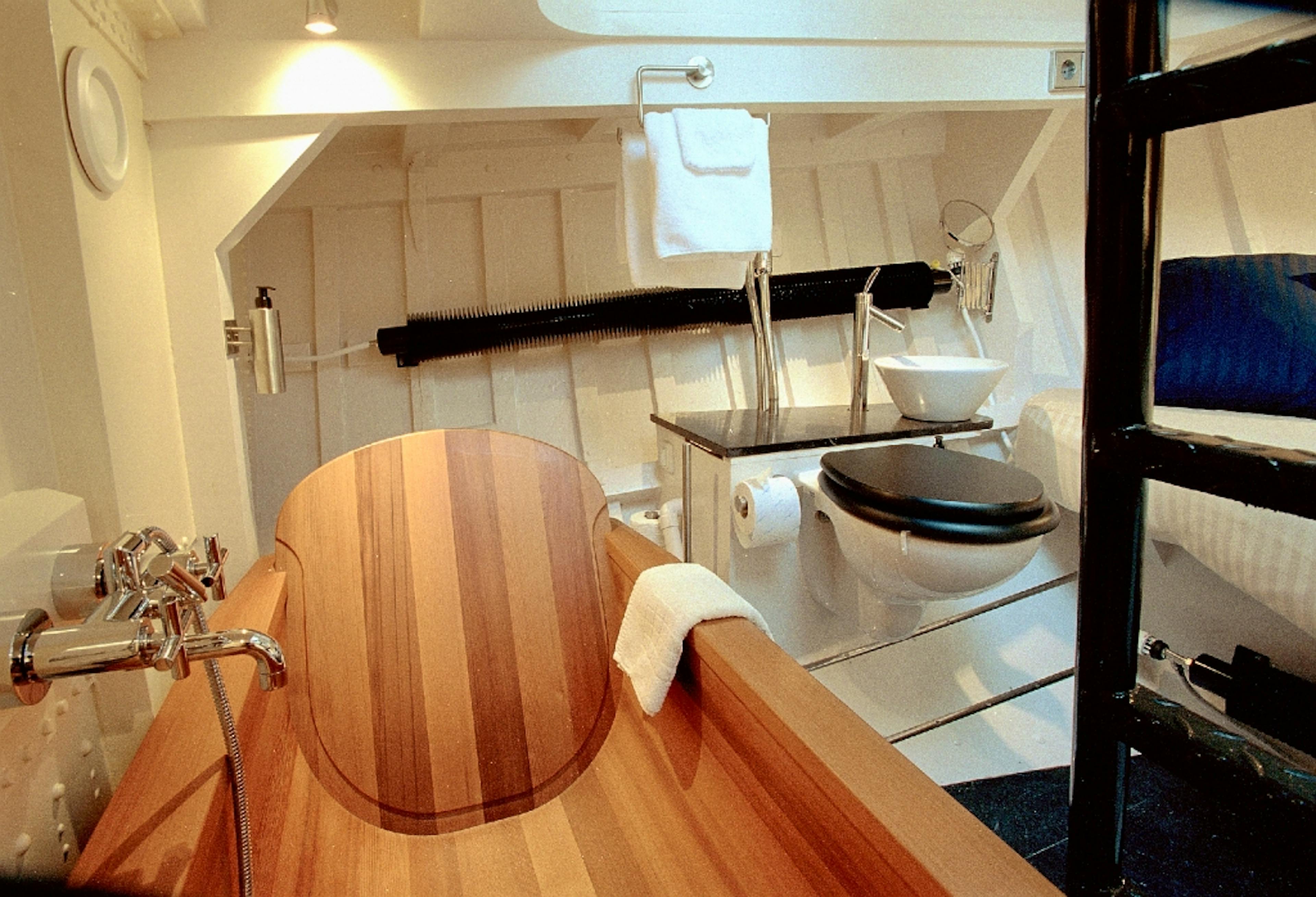 Reddingsboot Harlingen Boat - Image 5