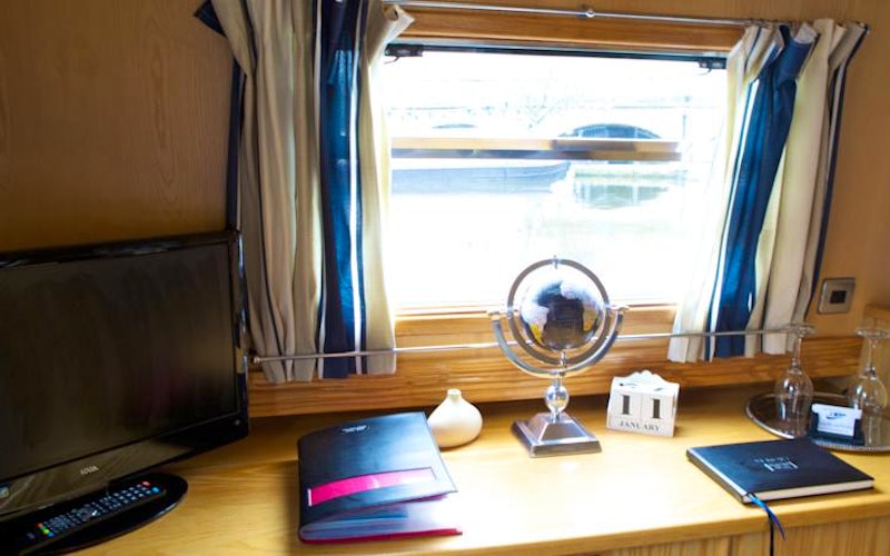 HouseBoat Hotels